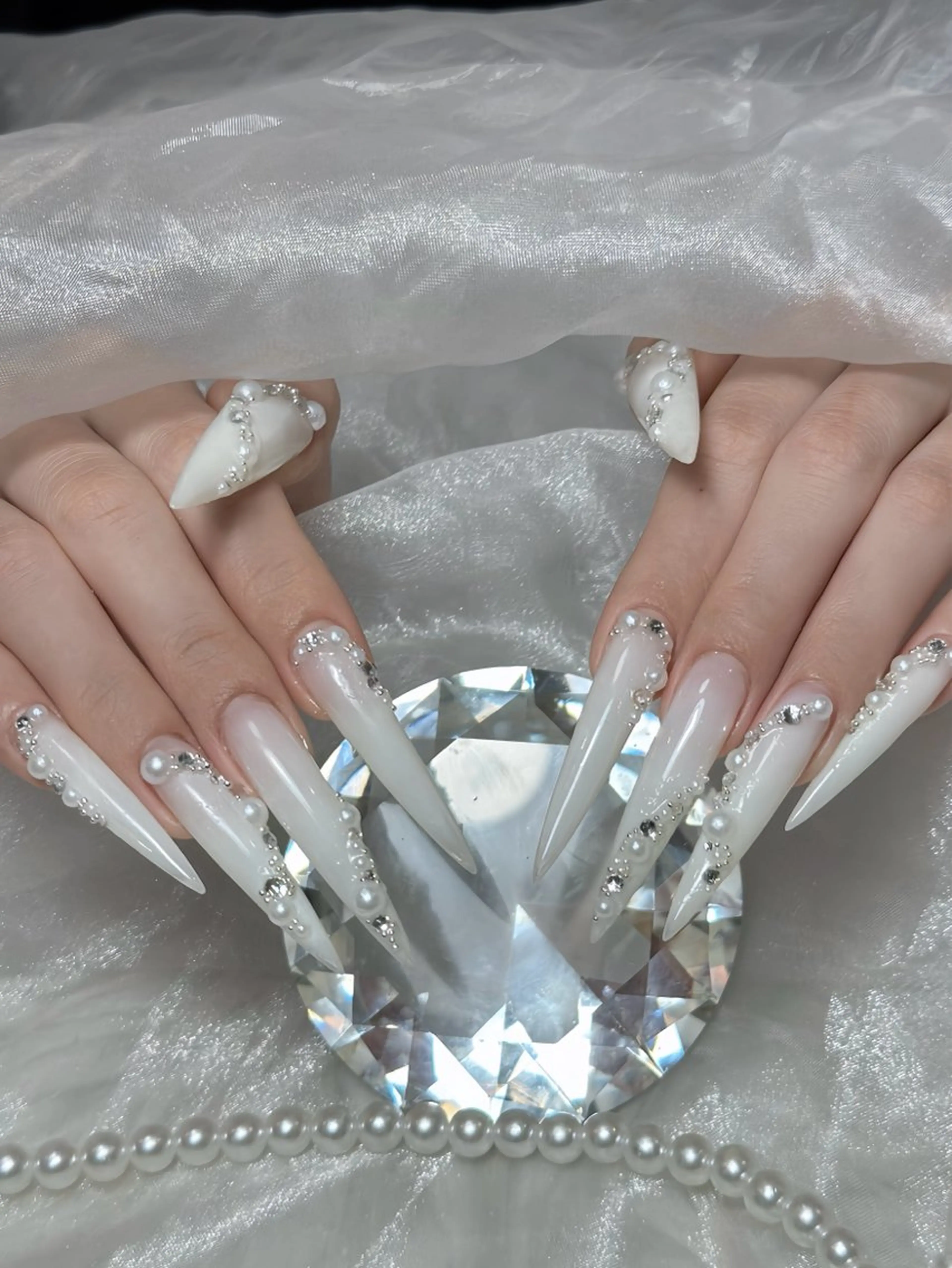 ネイル オーロラネイル ボルドー ブラウン 氷ネイル・うるうるネイル キラキラネイル ハンドネイル Julli ジュリのネイルデザイン