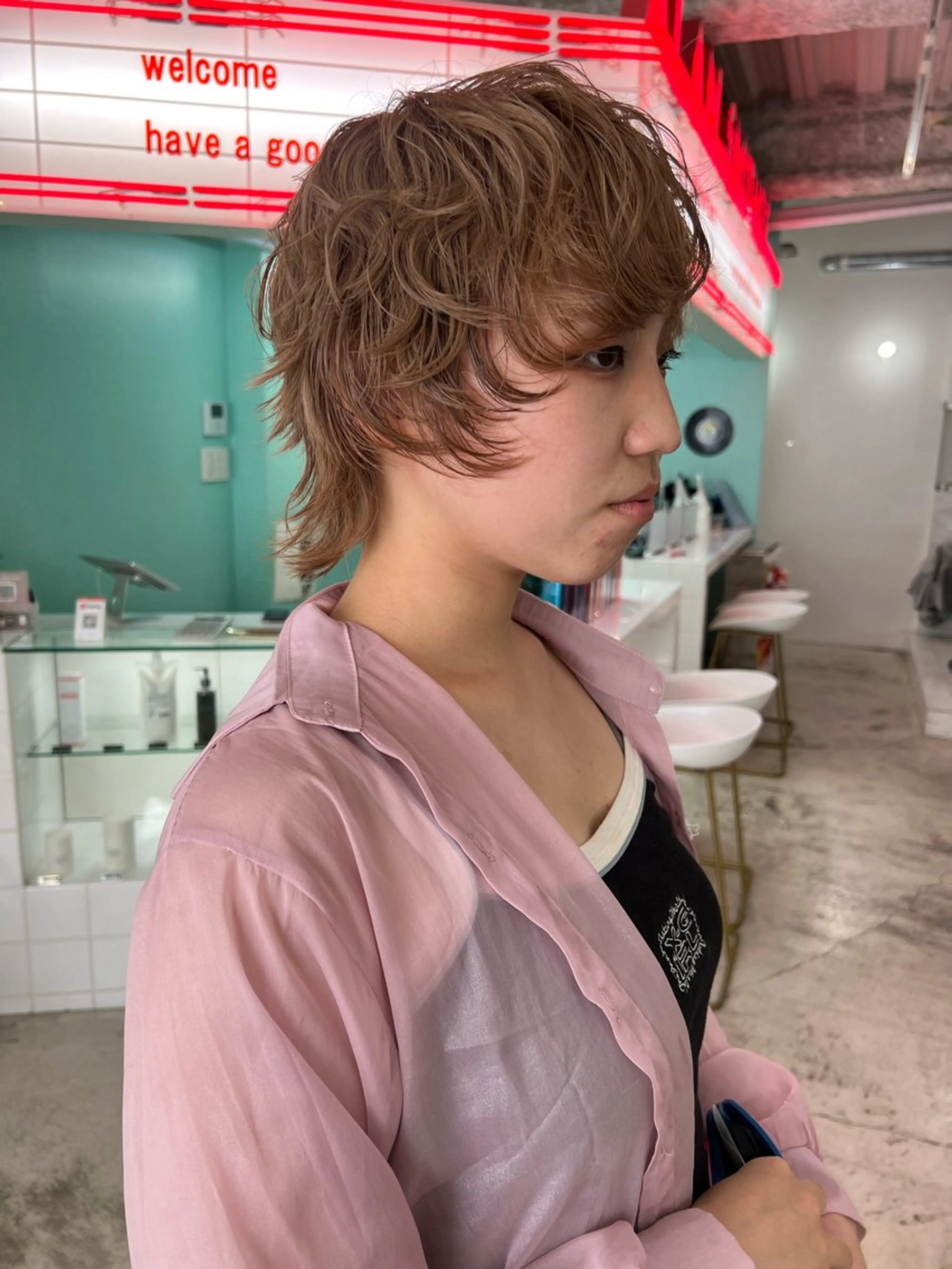 ミディアム カット ヘアカラー 💥ウルフカット デザインあんな💥のヘアスタイル