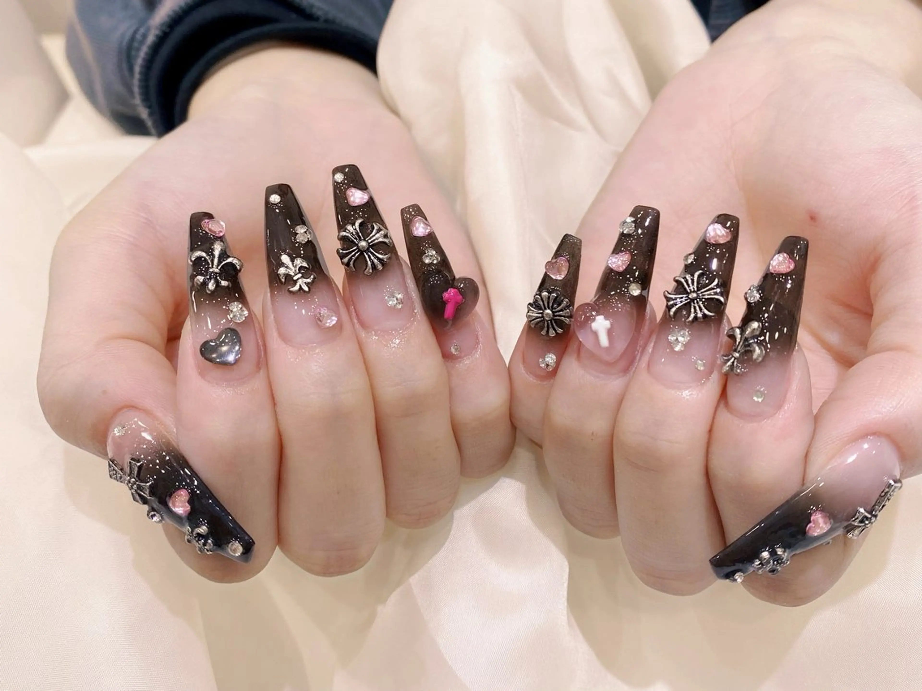 ネイル オーロラネイル チークネイル フレンチネイル 韓国ネイル マグネットネイル ハンドネイル ANA 168 池袋のネイルデザイン