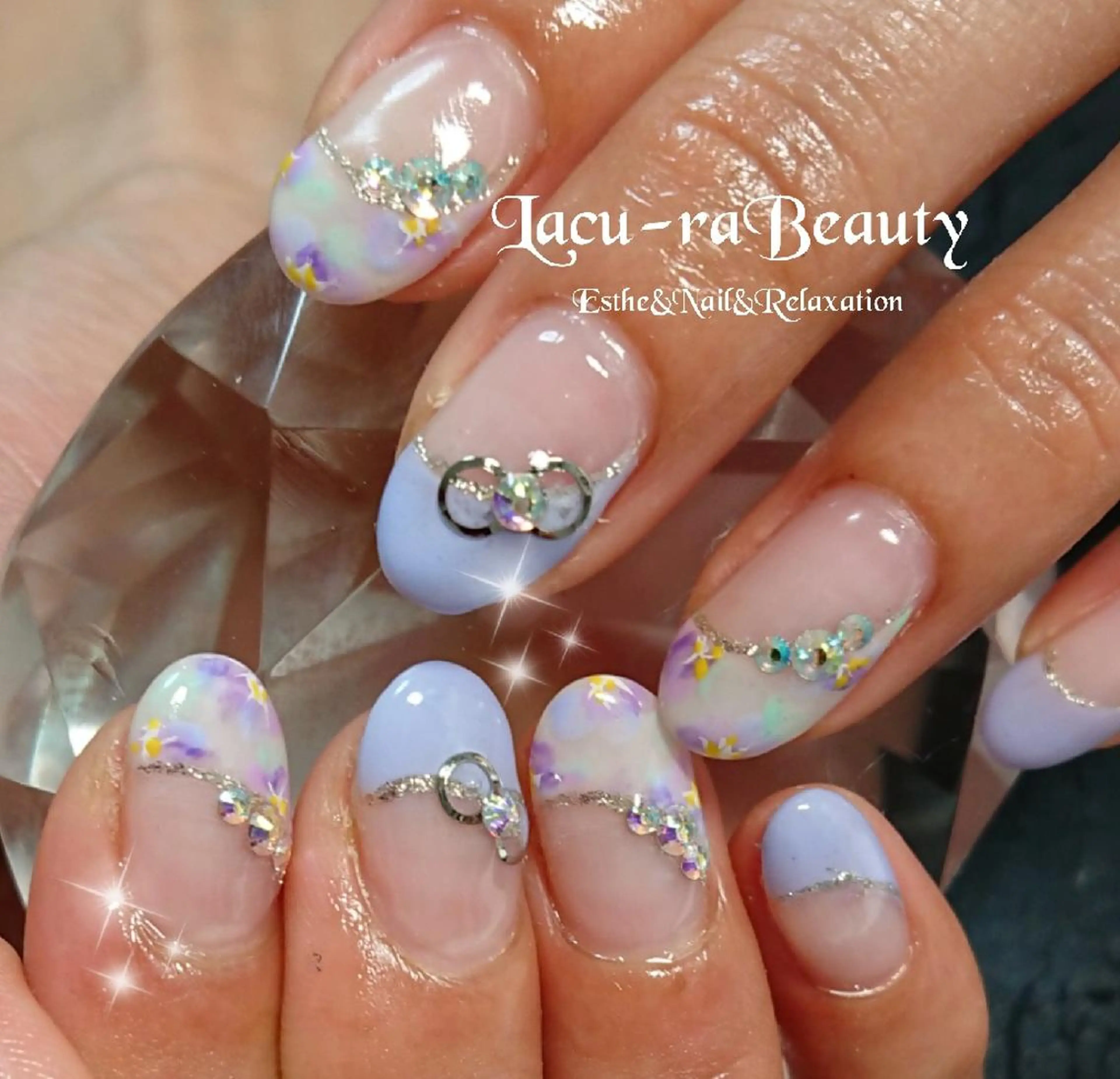 ネイル 小顔と腸の専門店 ラクーラビューティのエステ・リラクイメージ