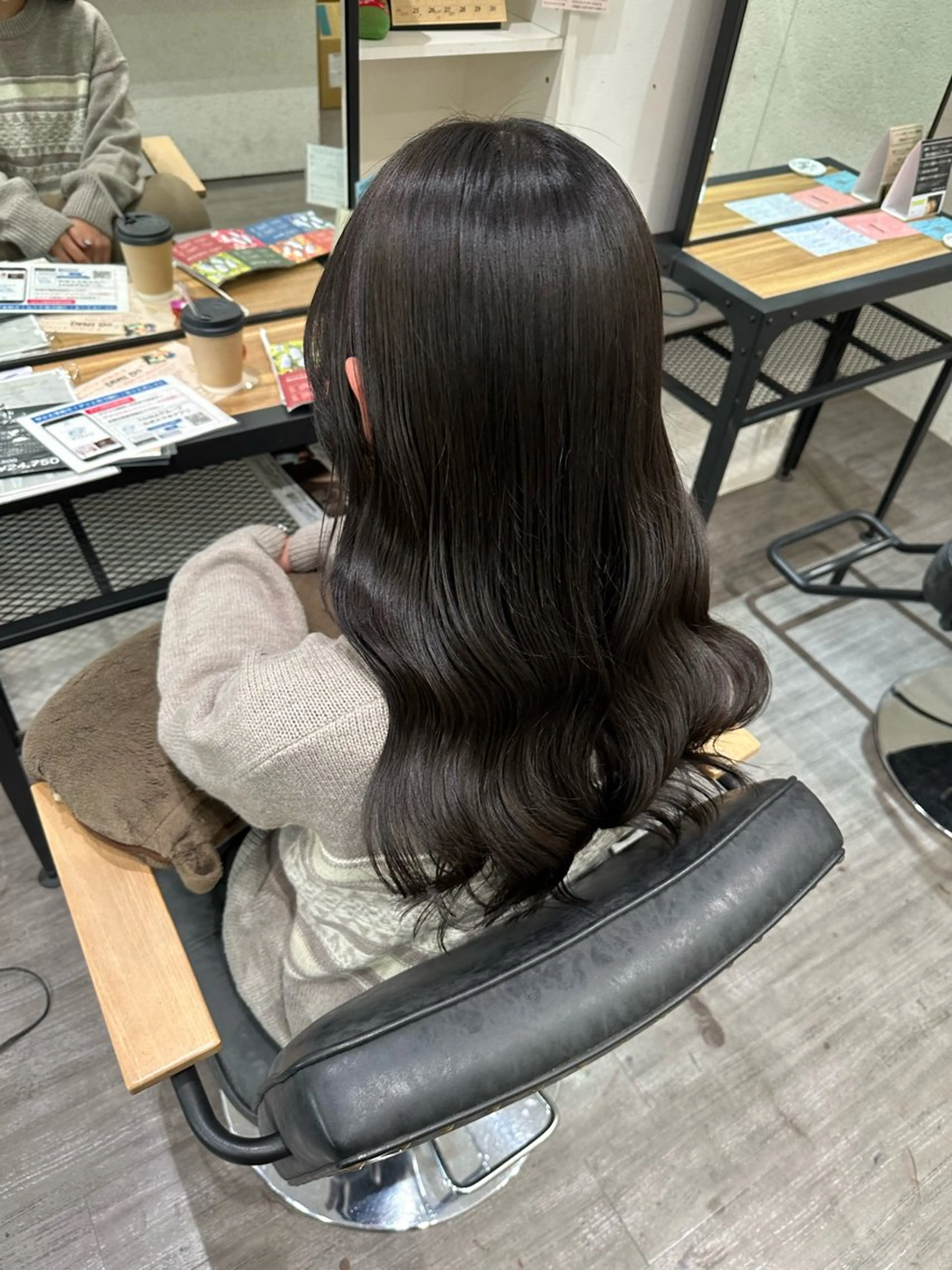 セミロング カラー アッシュ アッシュグレー カット ヘアカラー トリートメント 艶髪レイヤー上田 紗也🇰🇷💗のヘアスタイル