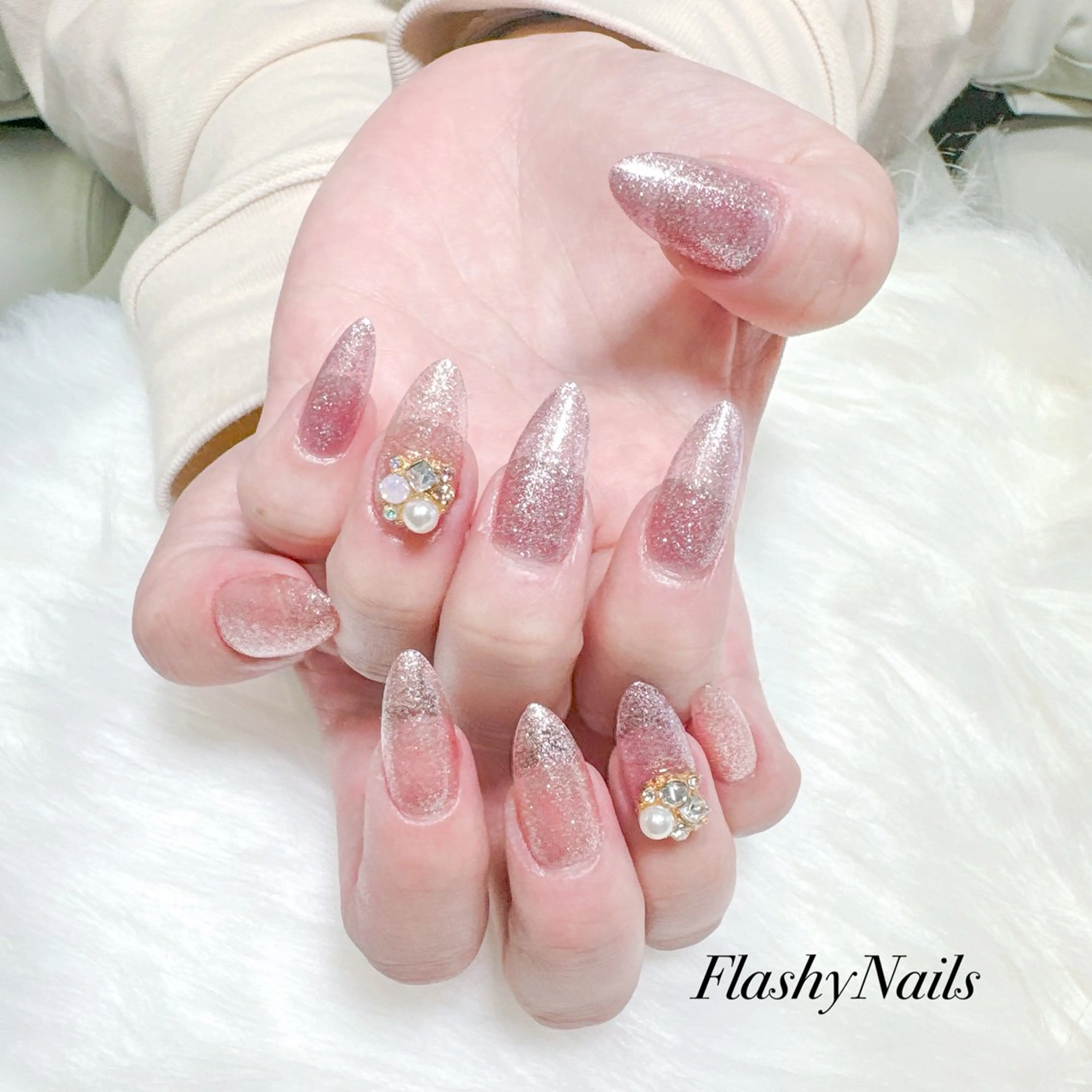 ネイル Flashy Nailsのネイルデザイン
