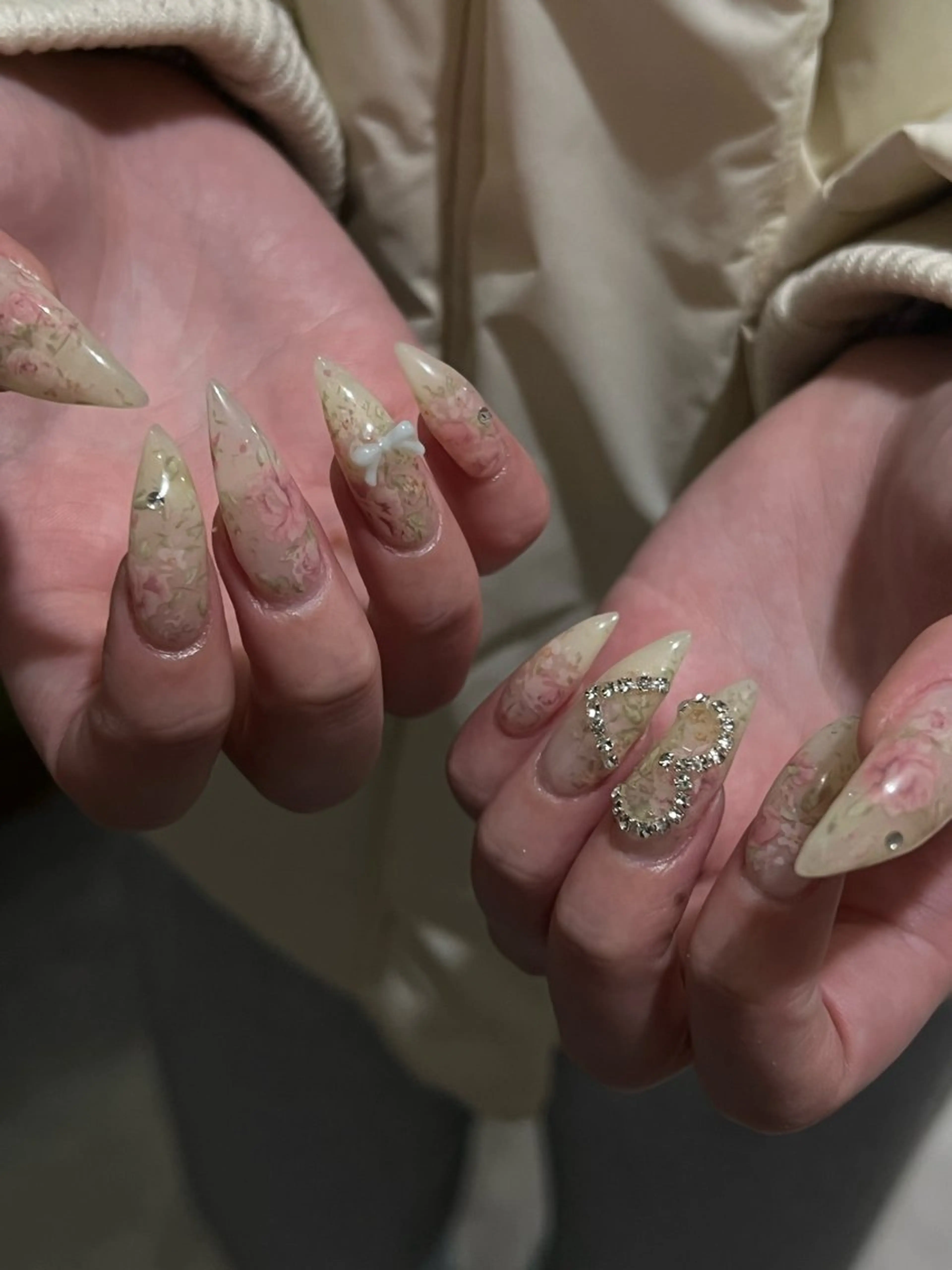 ネイル ハンドネイル Hata nail 🎀個性派ニュアンスのネイルデザイン