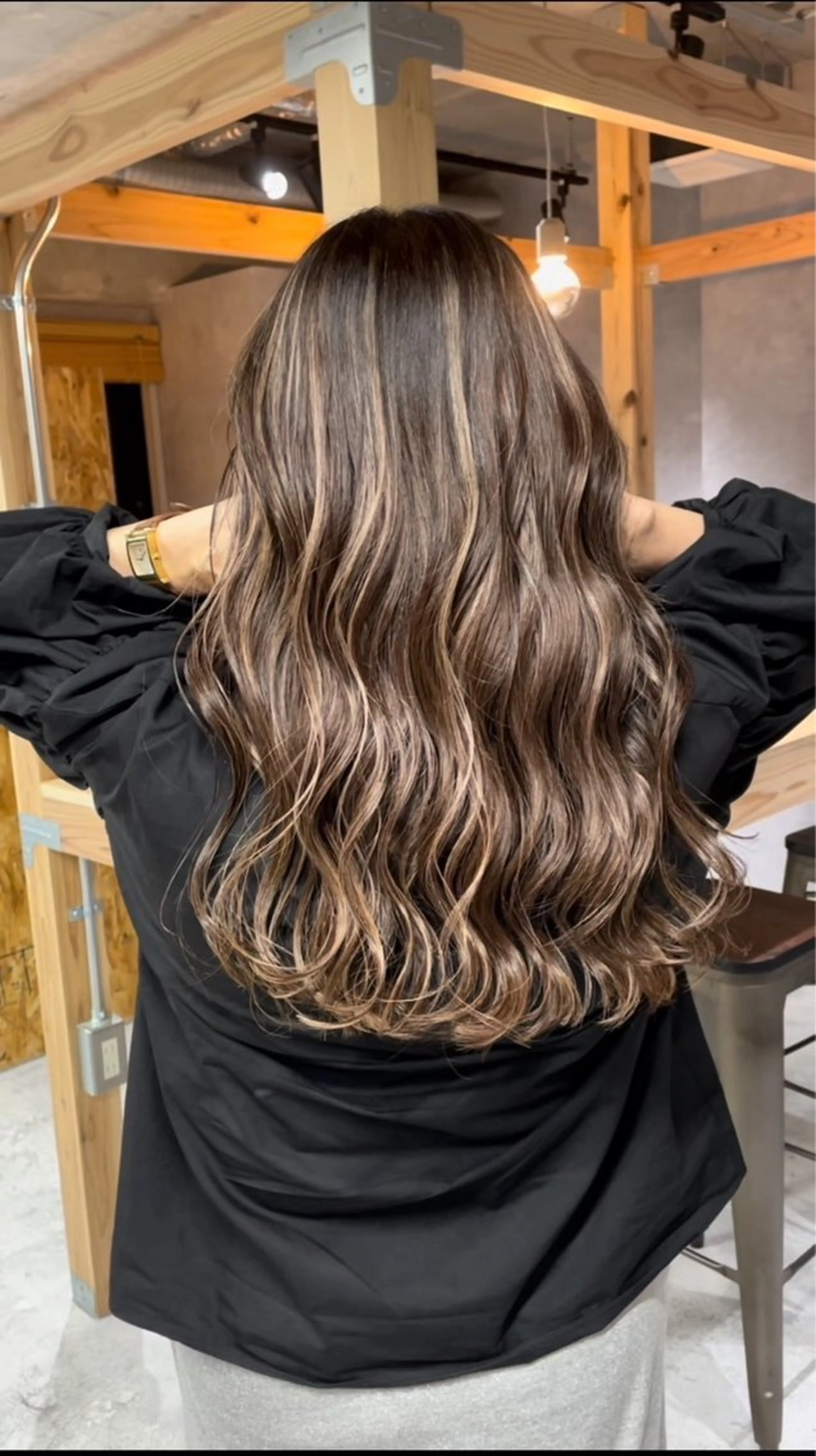 ロング ハイライト eMir... 武蔵小杉所属・新舘 怜奈のヘアスタイル