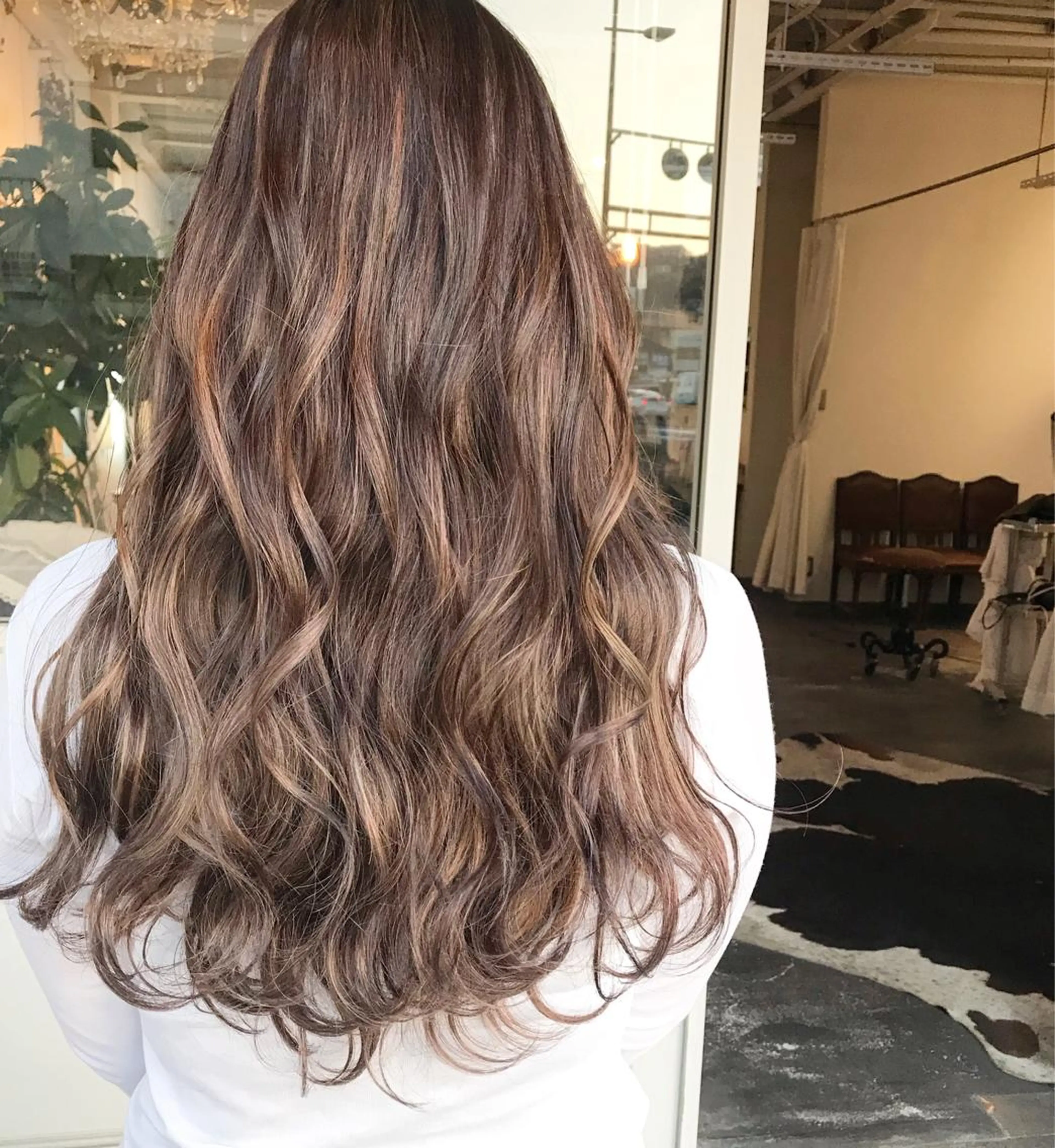 ロング カラー ヘアアレンジ お団子ヘア 切りっぱなしボブ バレイヤージュ ブリーチ デザインカラー Mariana/ 鶴原-ハイライトのヘアスタイル