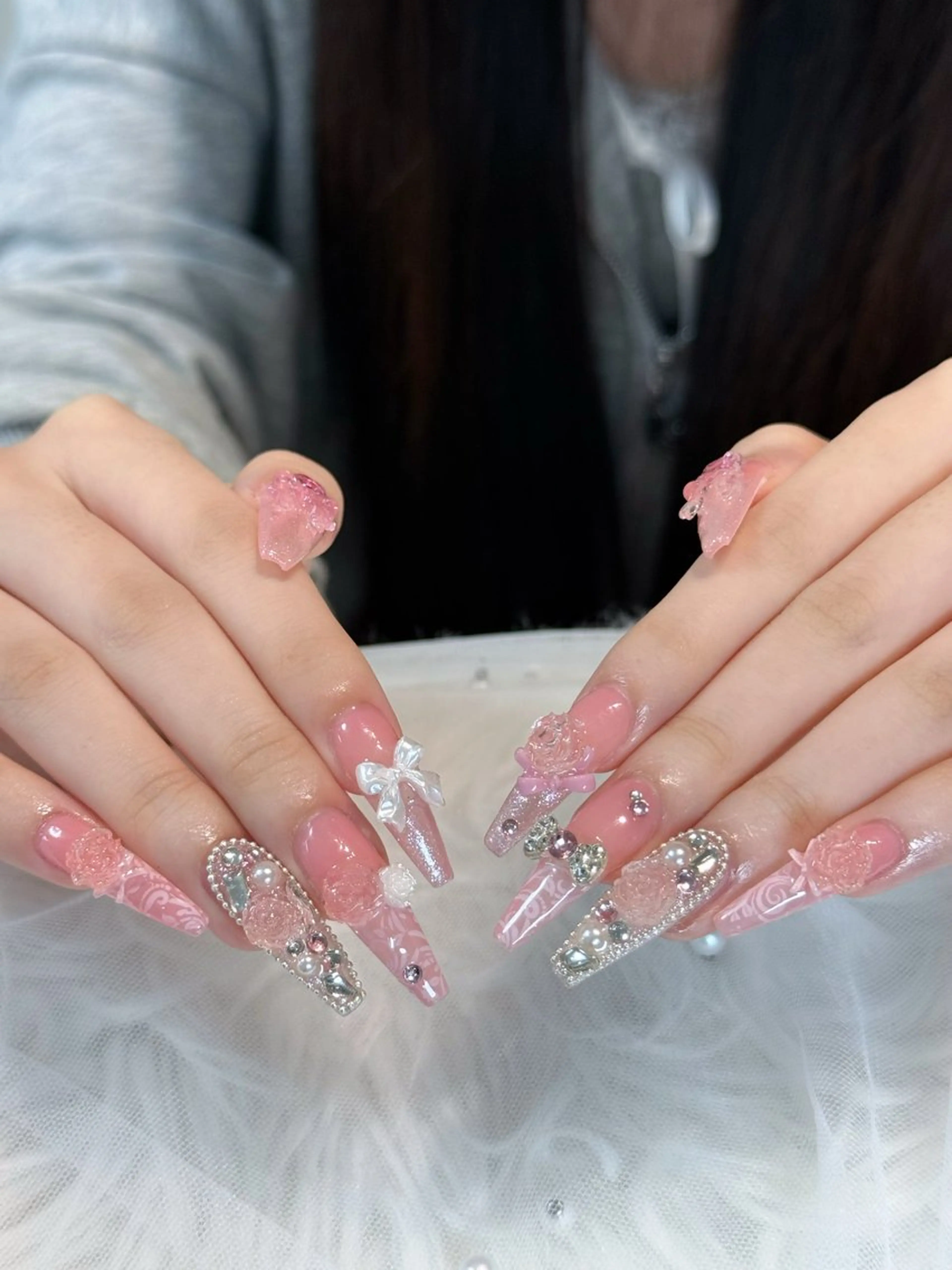 ネイル ボルドー ブラウン チークネイル ドット フットネイル Julli NailStudioのネイルデザイン