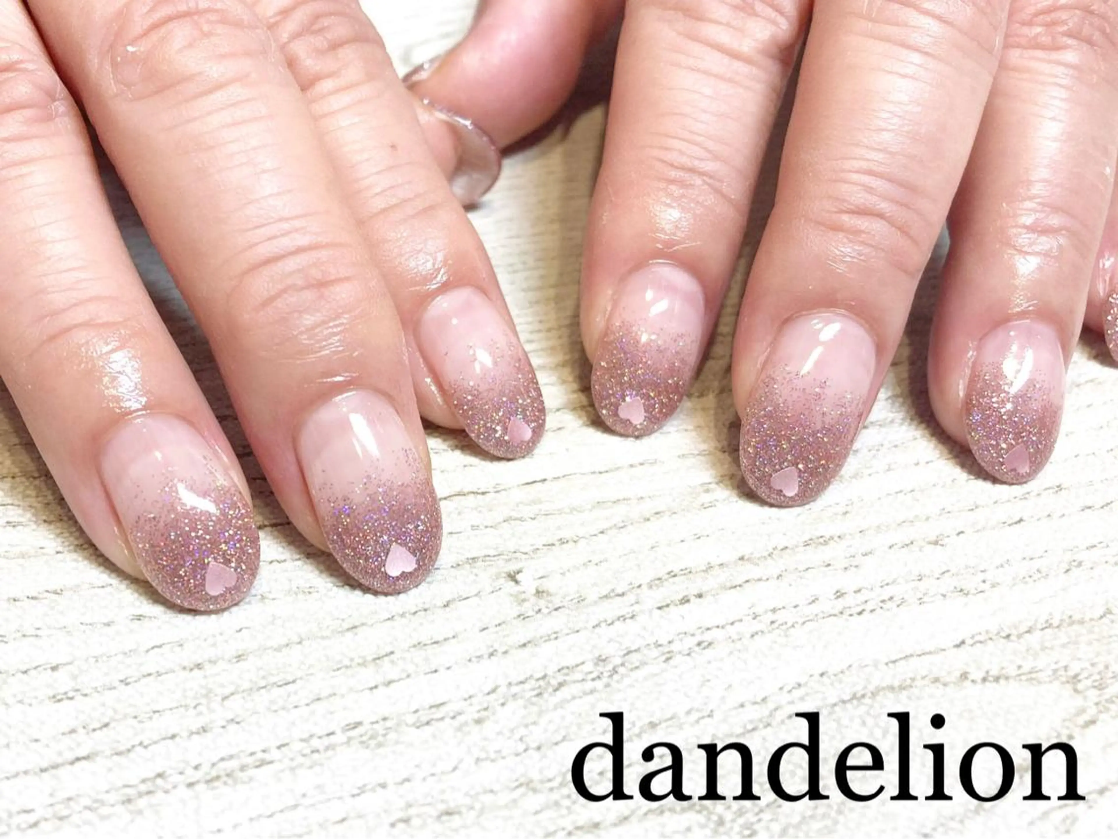 ネイル フラッシュネイル ハンドネイル ハンドケア dandelion ダンデライオンのネイルデザイン