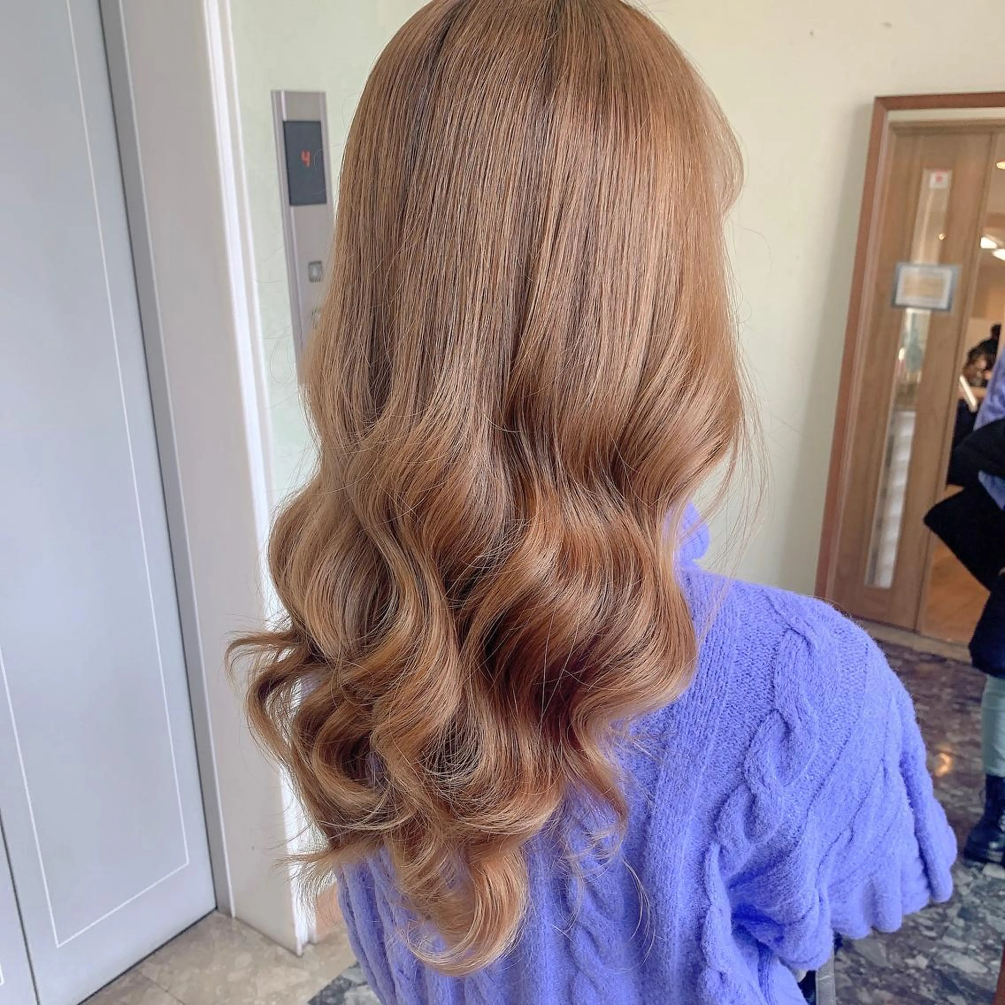 ロング カラー カット ヘアカラー NUMBER_ ユイナのヘアスタイル