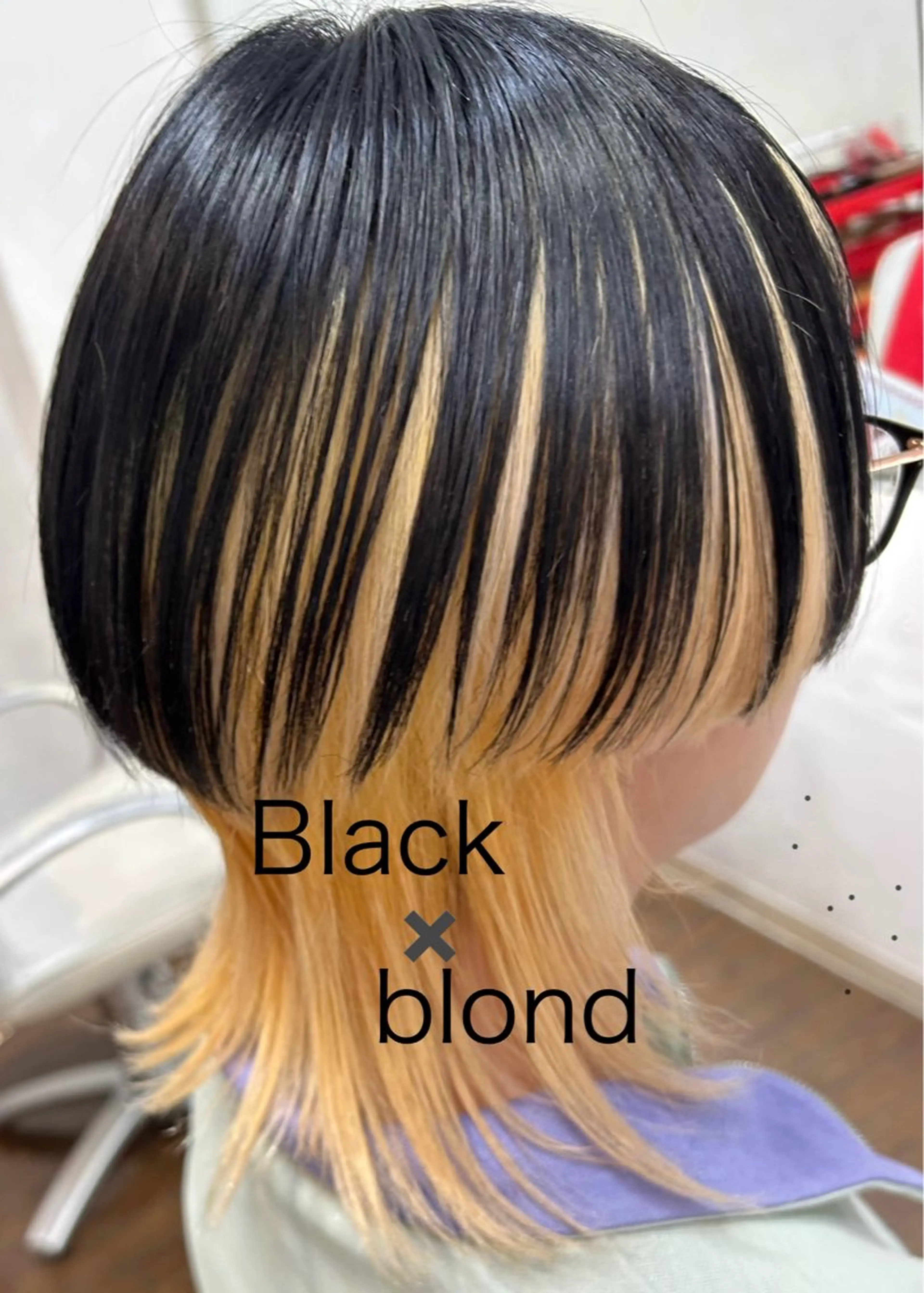 ショート カラー 黒髪 ブリーチ ブロンド GLAD 萩原のヘアスタイル