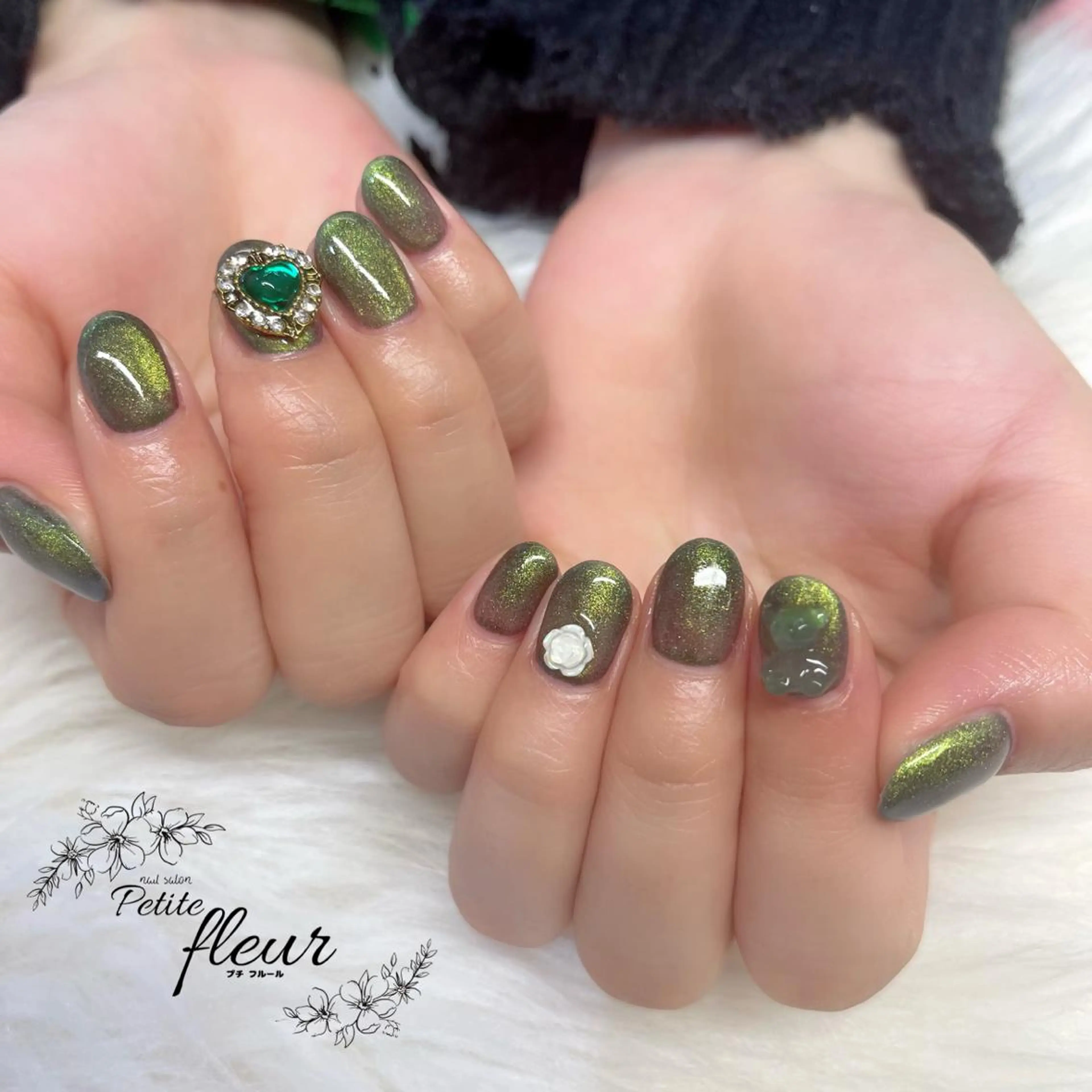 ネイル マグネットネイル ハンドネイル ❁⃘*。Petite fleur❁⃘*りさのネイルデザイン