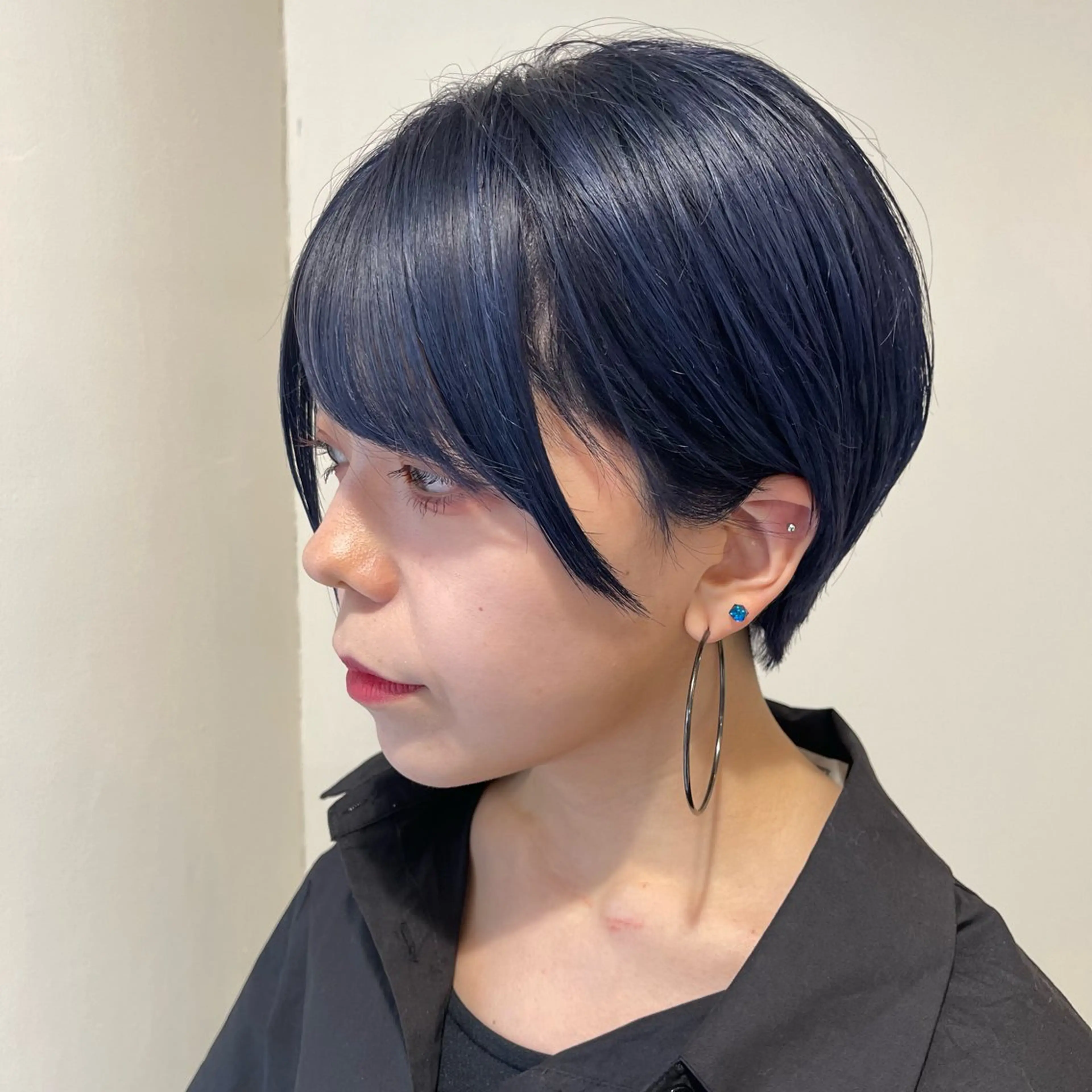 ショート カラー ブルーカラー ブルーラベンダー ハイトーンカラー ラベンダーカラー ショートヘア 由比藤理子 ブリーチカラー🌈のヘアスタイル