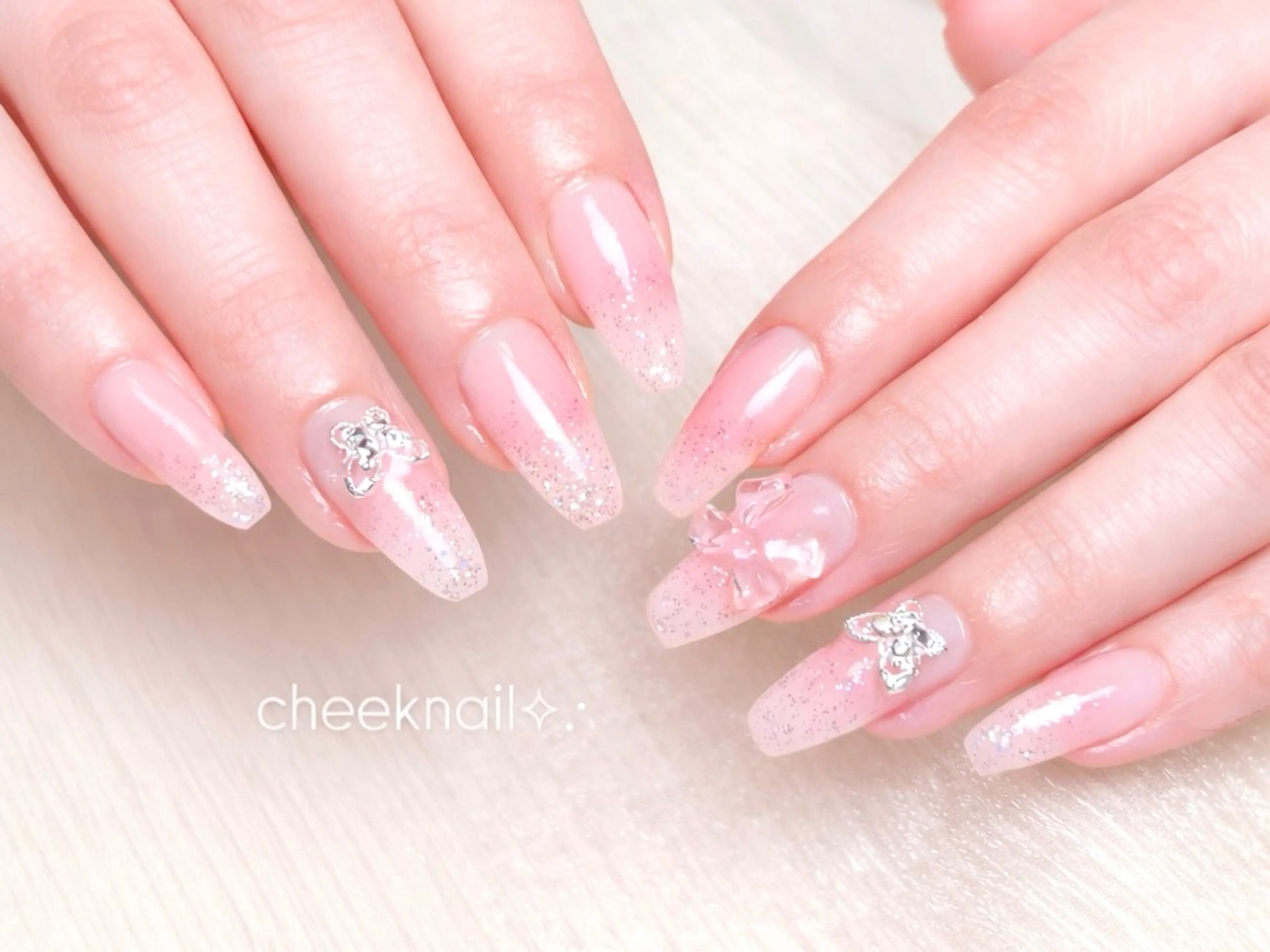 ネイル チークネイル Nail by EN 🪽Amiのネイルデザイン
