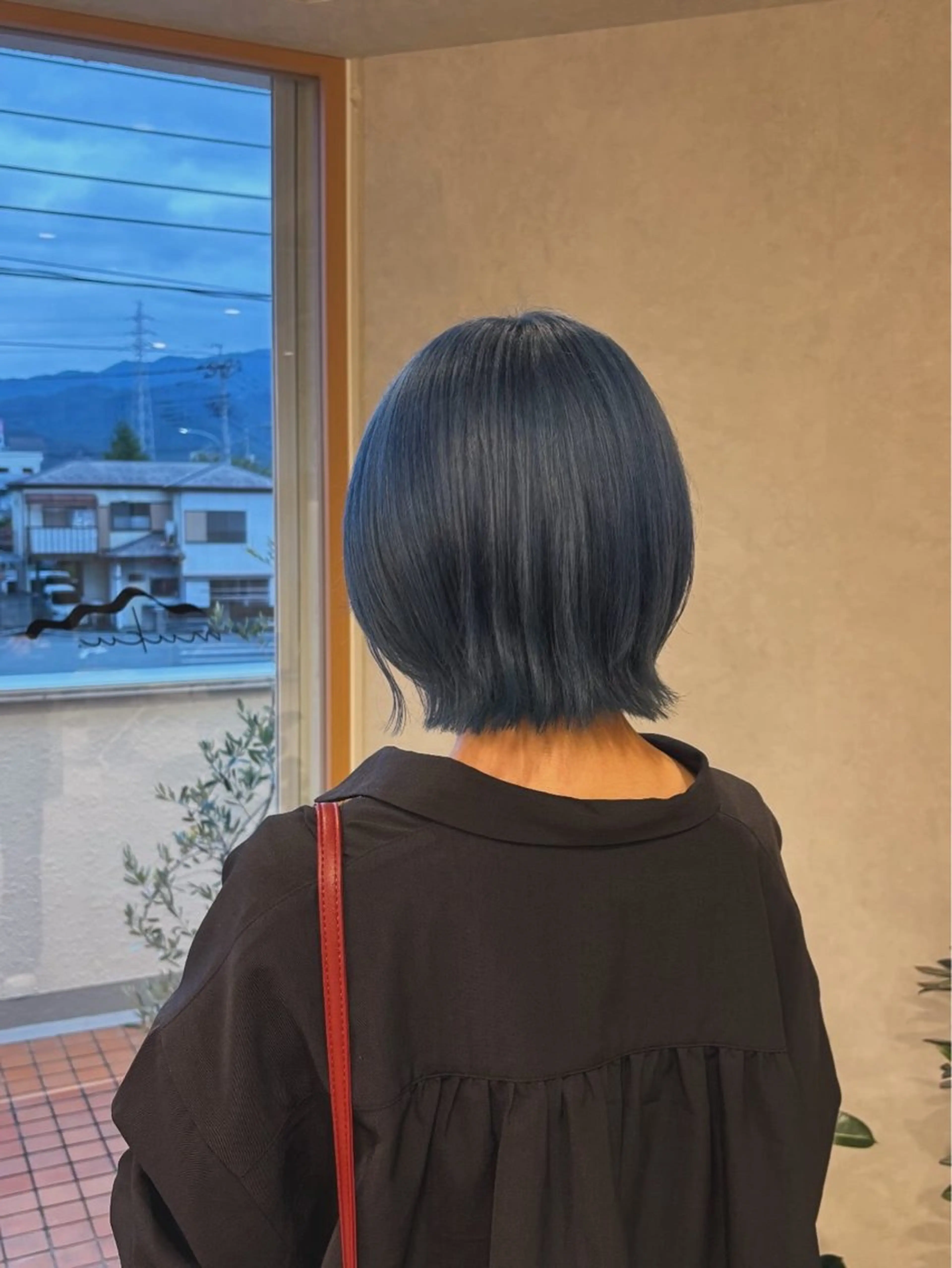 ショート カラー 土屋 愛海のヘアスタイル