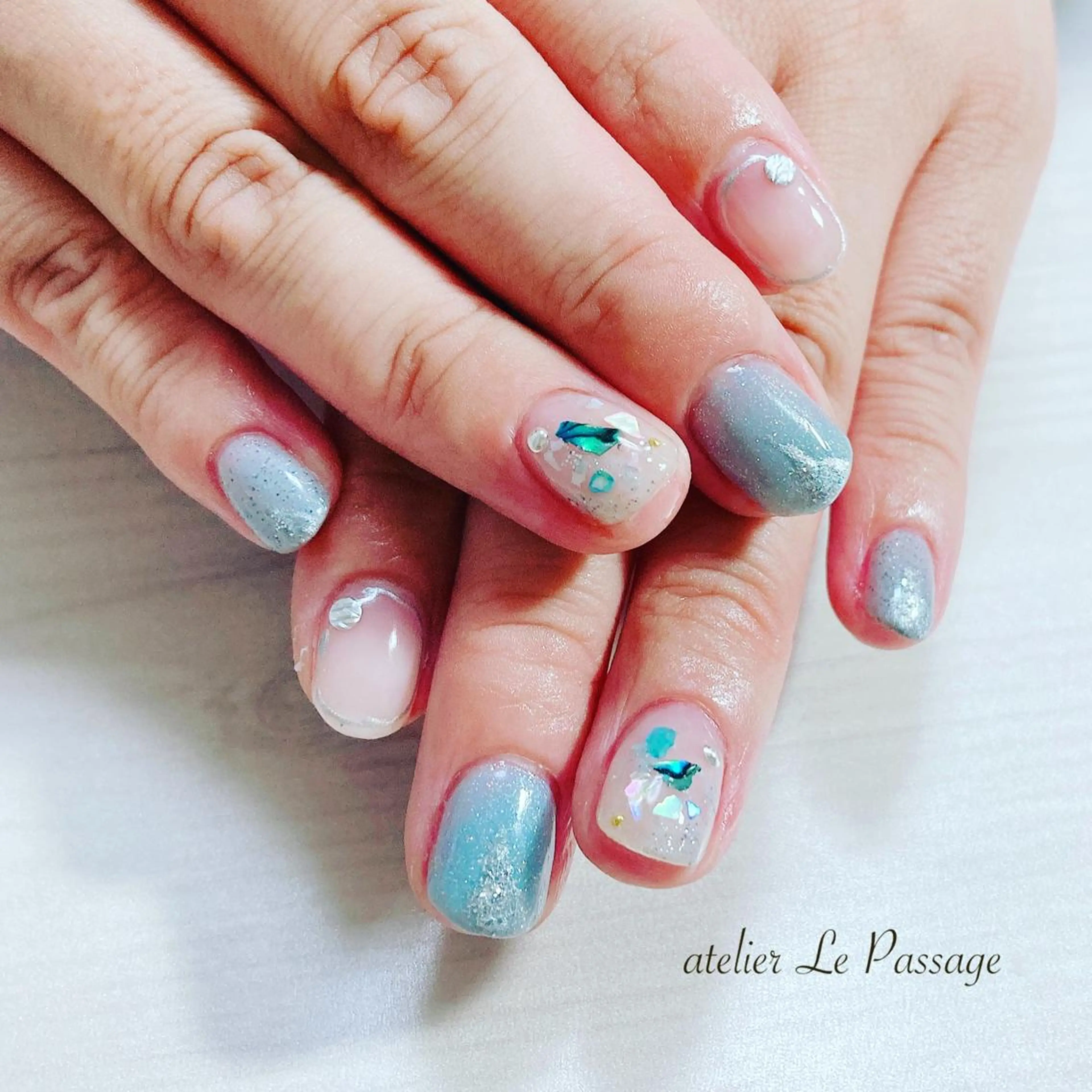 ネイル ジェルネイル ニュアンスネイル オフィスネイル パラジェル 夏ネイル Atelier Le Passage所属・h nakatsukaのネイルデザイン