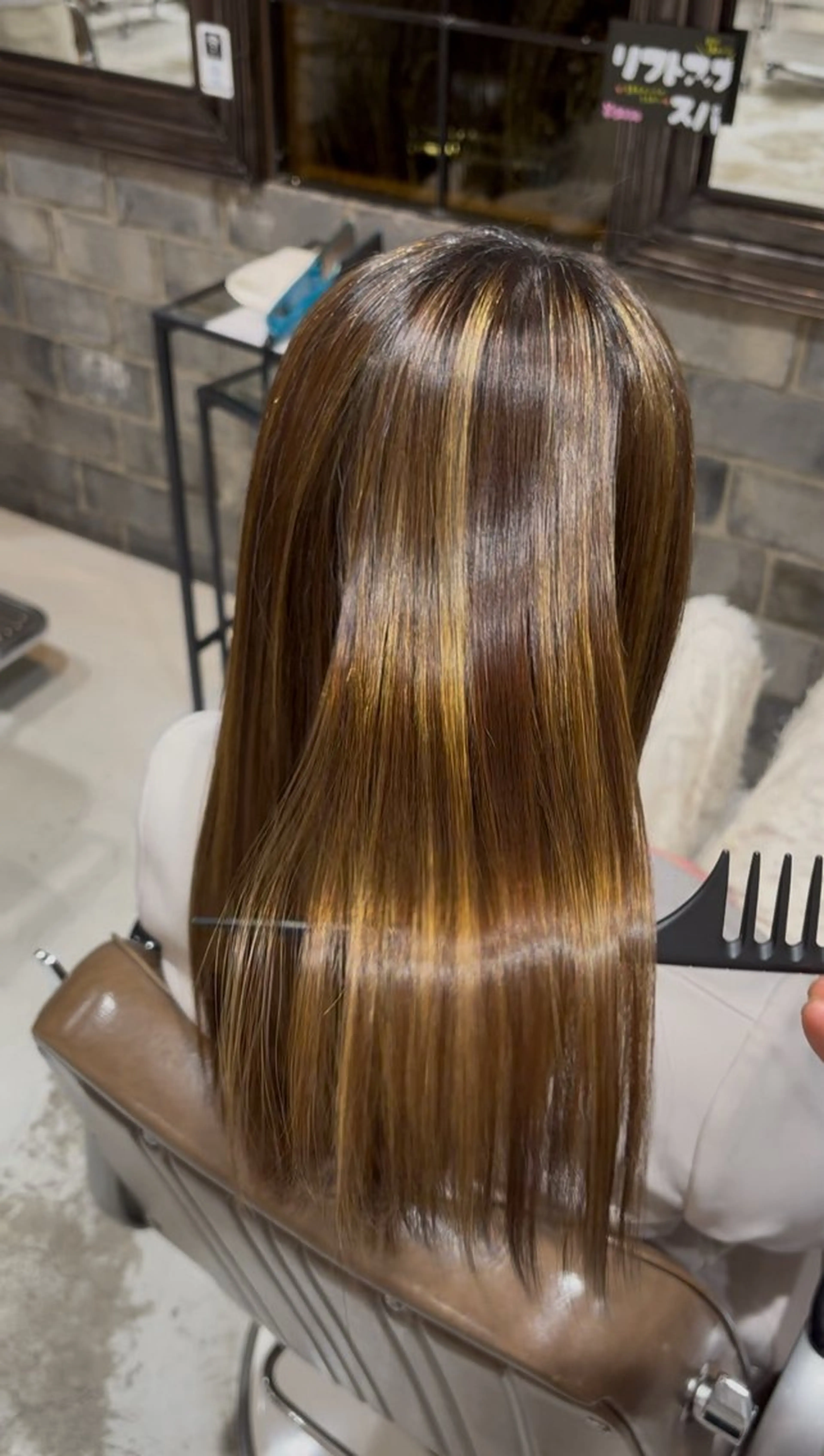 セミロング 縮毛矯正 ✨艶髪／透明感カラー ミユ💜のヘアスタイル