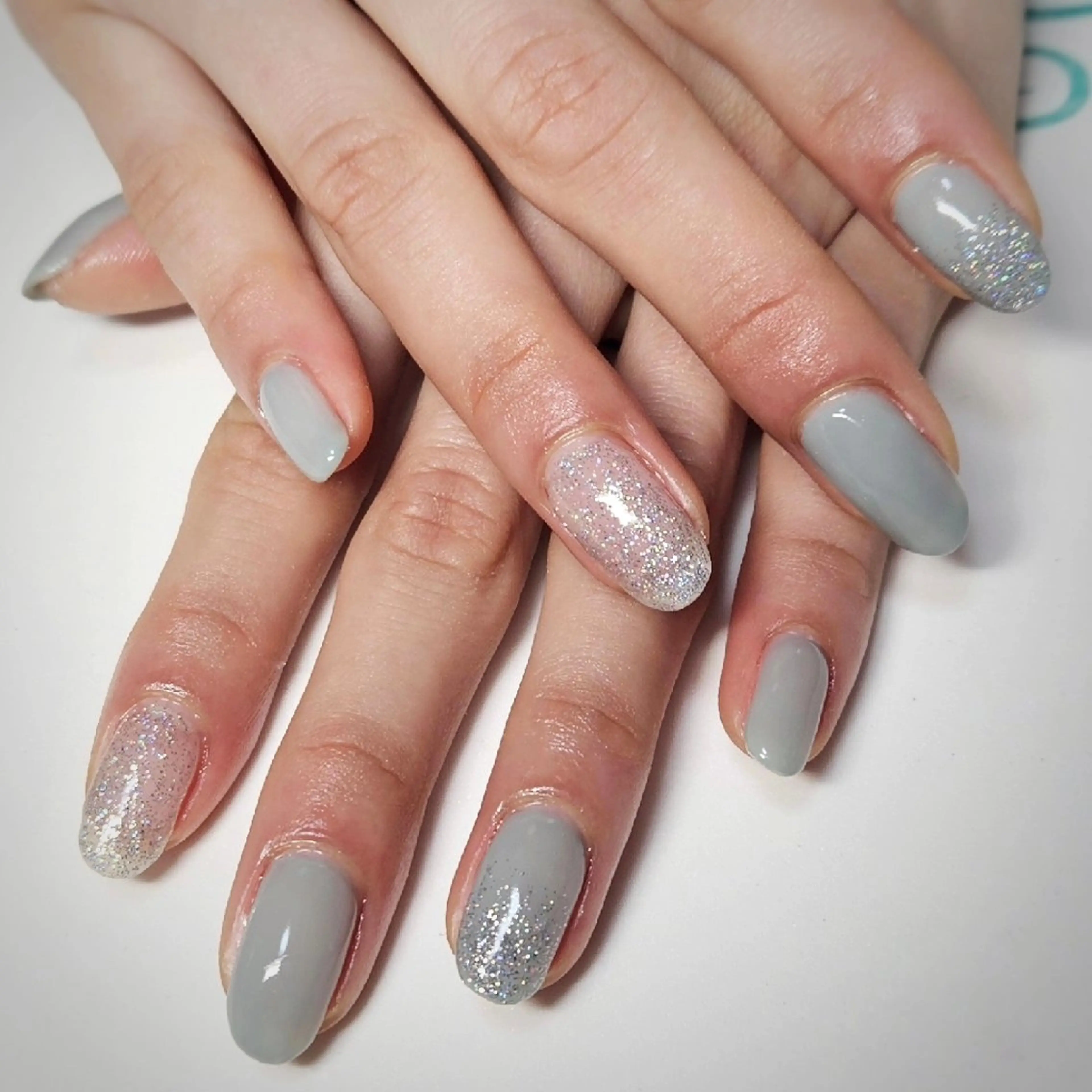 ネイル ラメ(グリッター) ラメグラデーション ワンカラーネイル ハンドネイル Y. Saoriのネイルデザイン