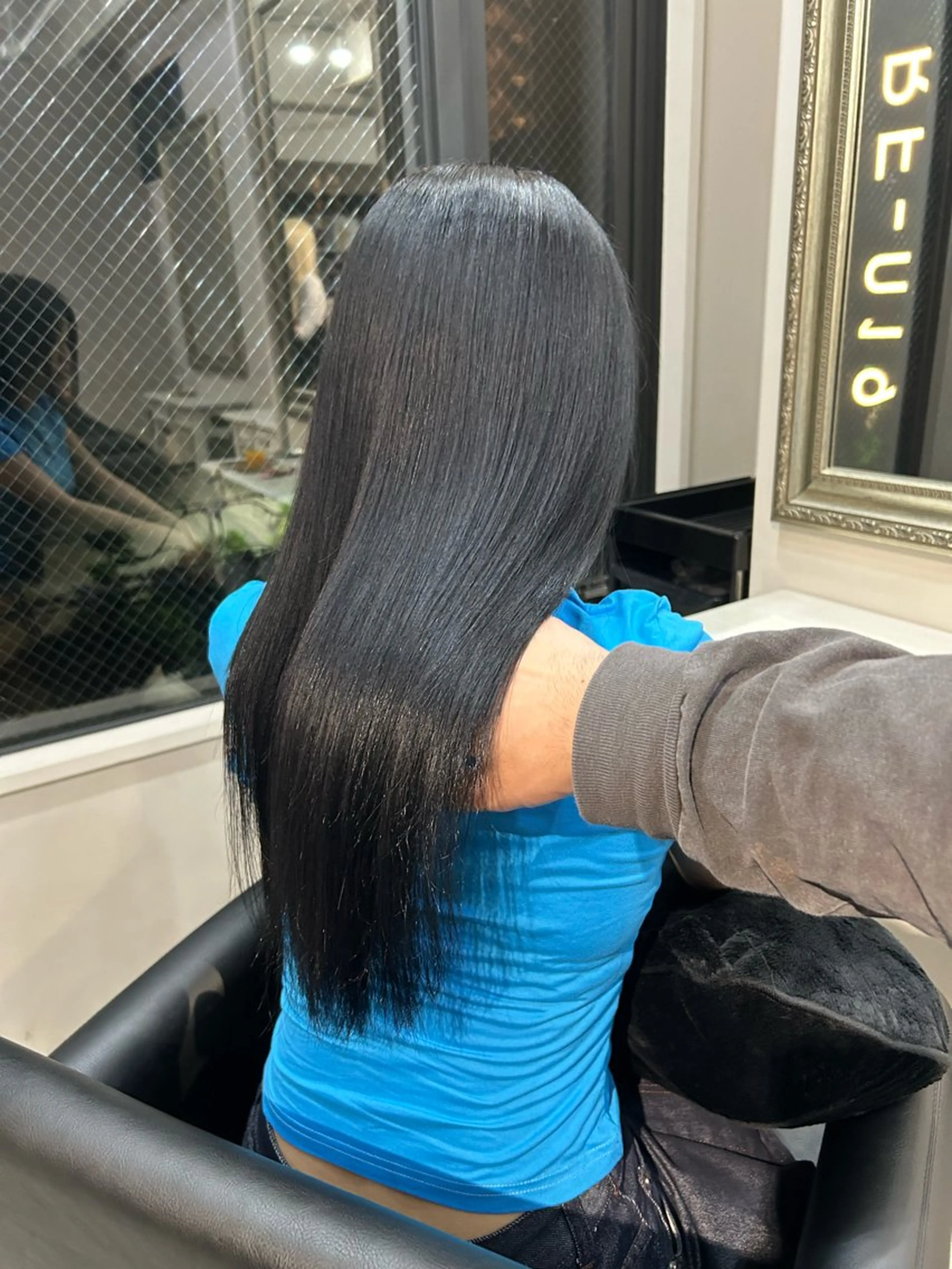 ロング カット 縮毛矯正 トリートメント ✨10000円以内で 叶う艶髪✨のヘアスタイル