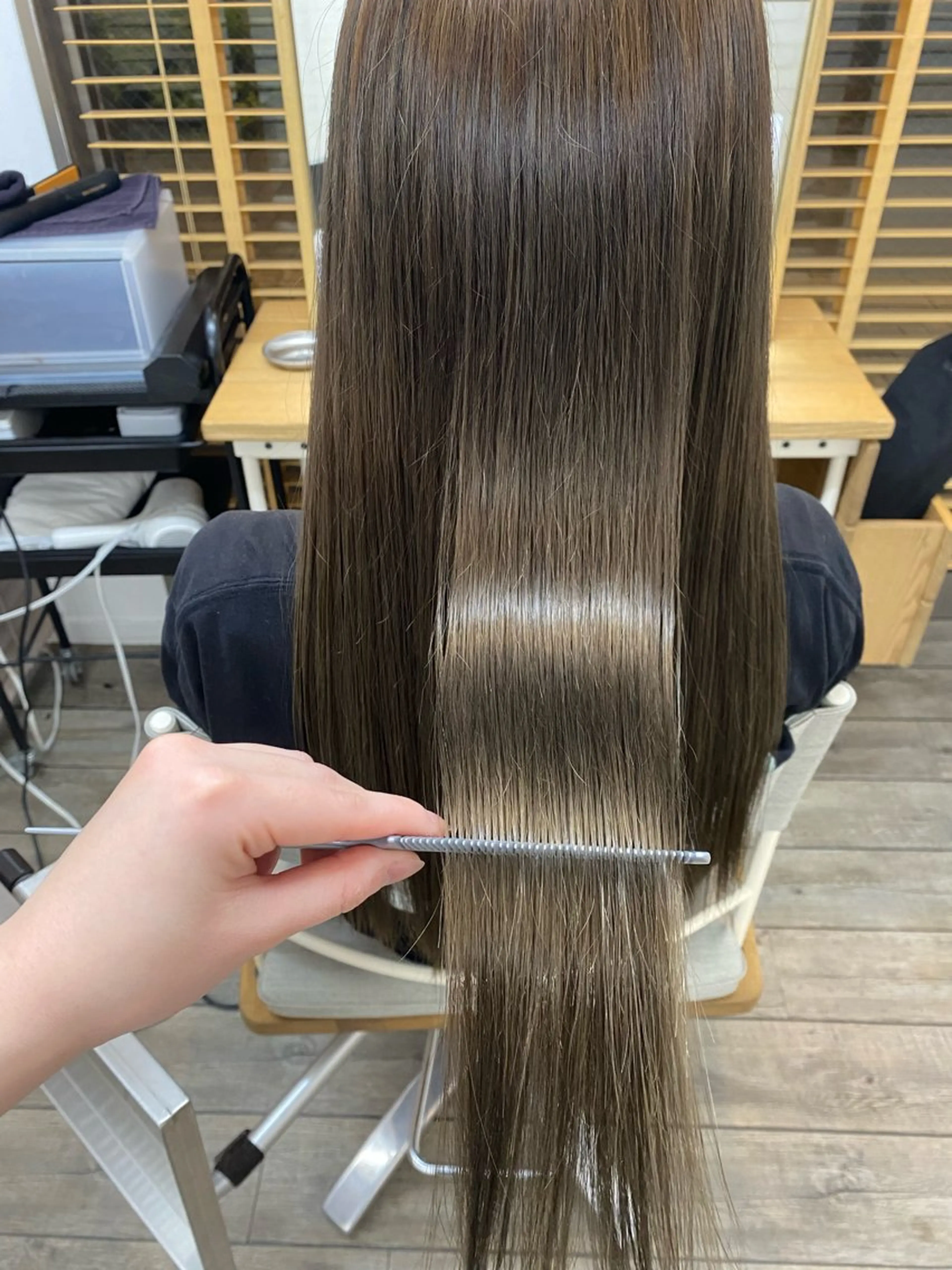 ロング カラー ベージュカラー ブリーチ ブリーチなしカラー ヘアカラー トリートメント THETAふじみ野 野宮のヘアスタイル