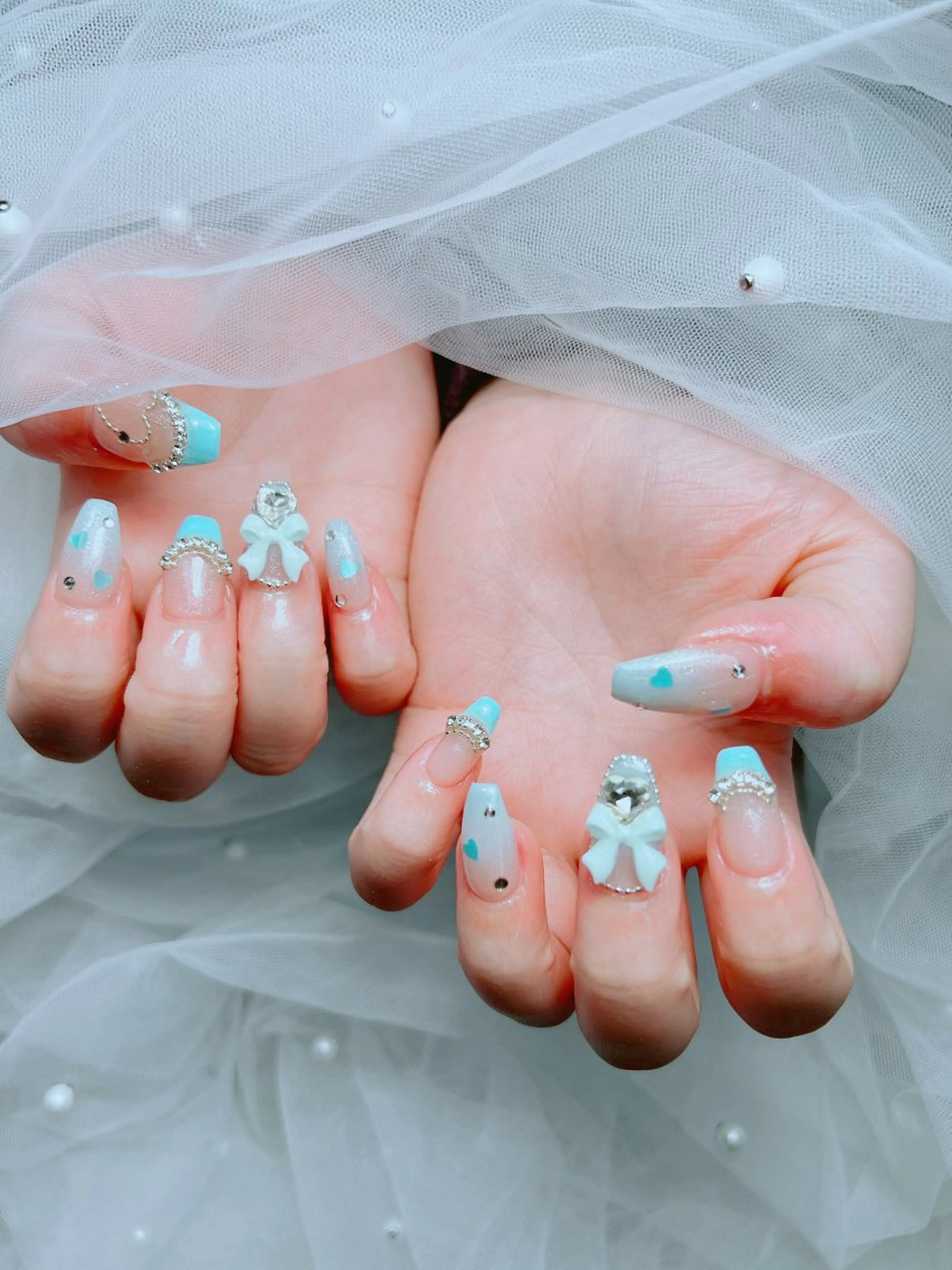 ネイル アートネイル オーロラネイル チークネイル 長さ出し フットネイル ハンドネイル ハンドケア Mio_ Noiranailのネイルデザイン