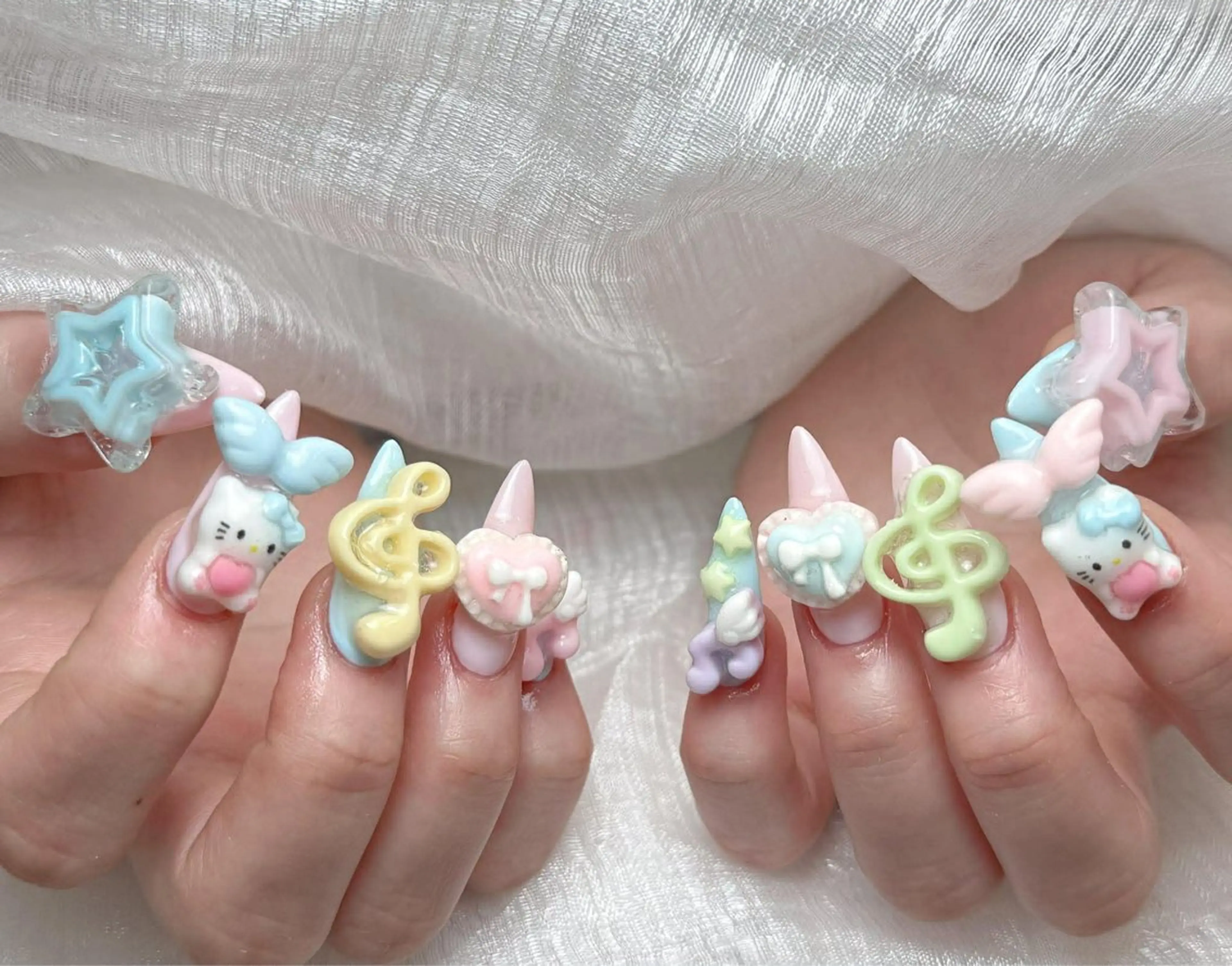 ネイル フレンチネイル ジェルネイル ガーリー 韓国ネイル ロングネイル ハンドネイル NieNail Nezukoのネイルデザイン