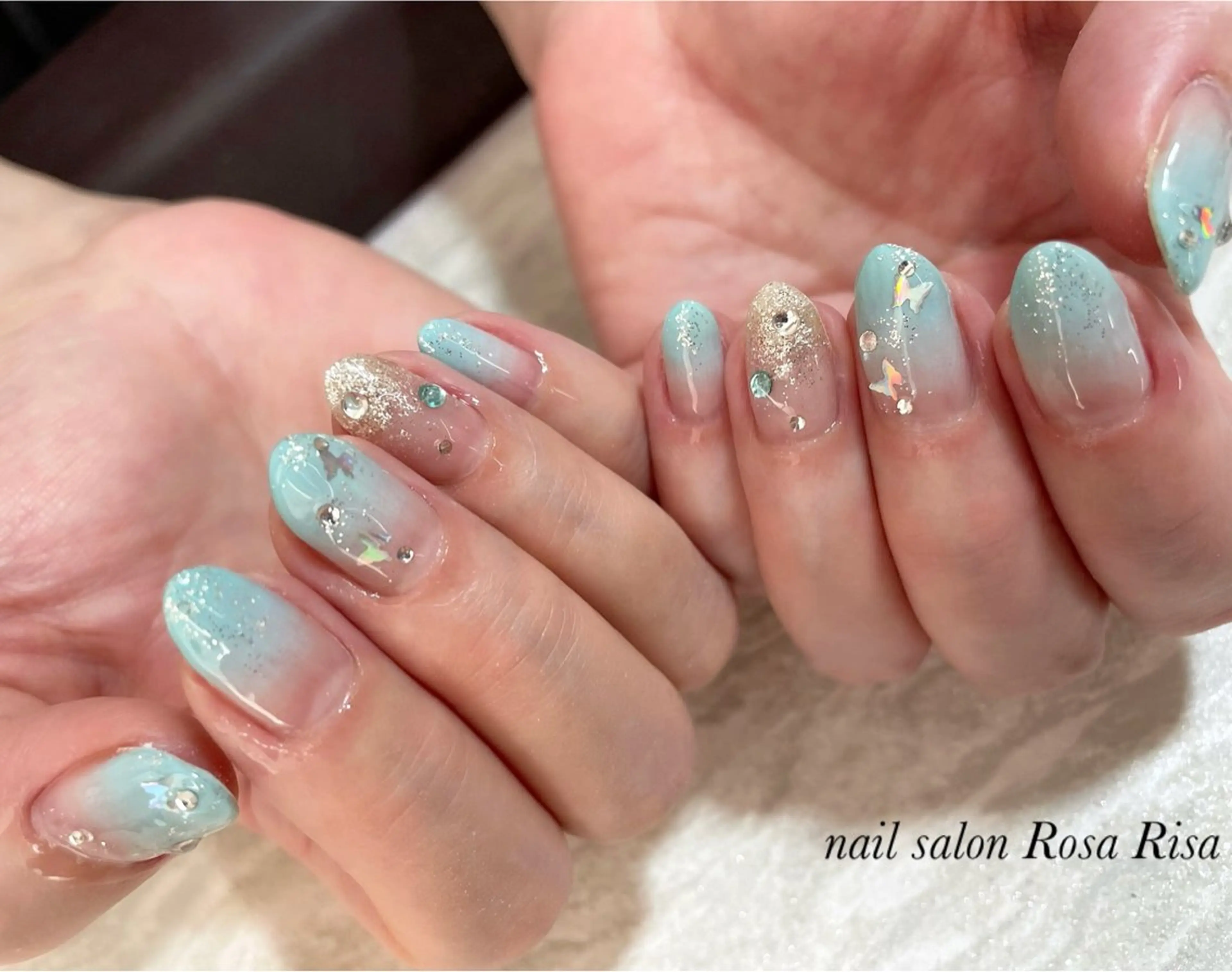 ミディアム ネイル ハンドネイル ネイルスタジオ シェイクユアハンズのネイルデザイン