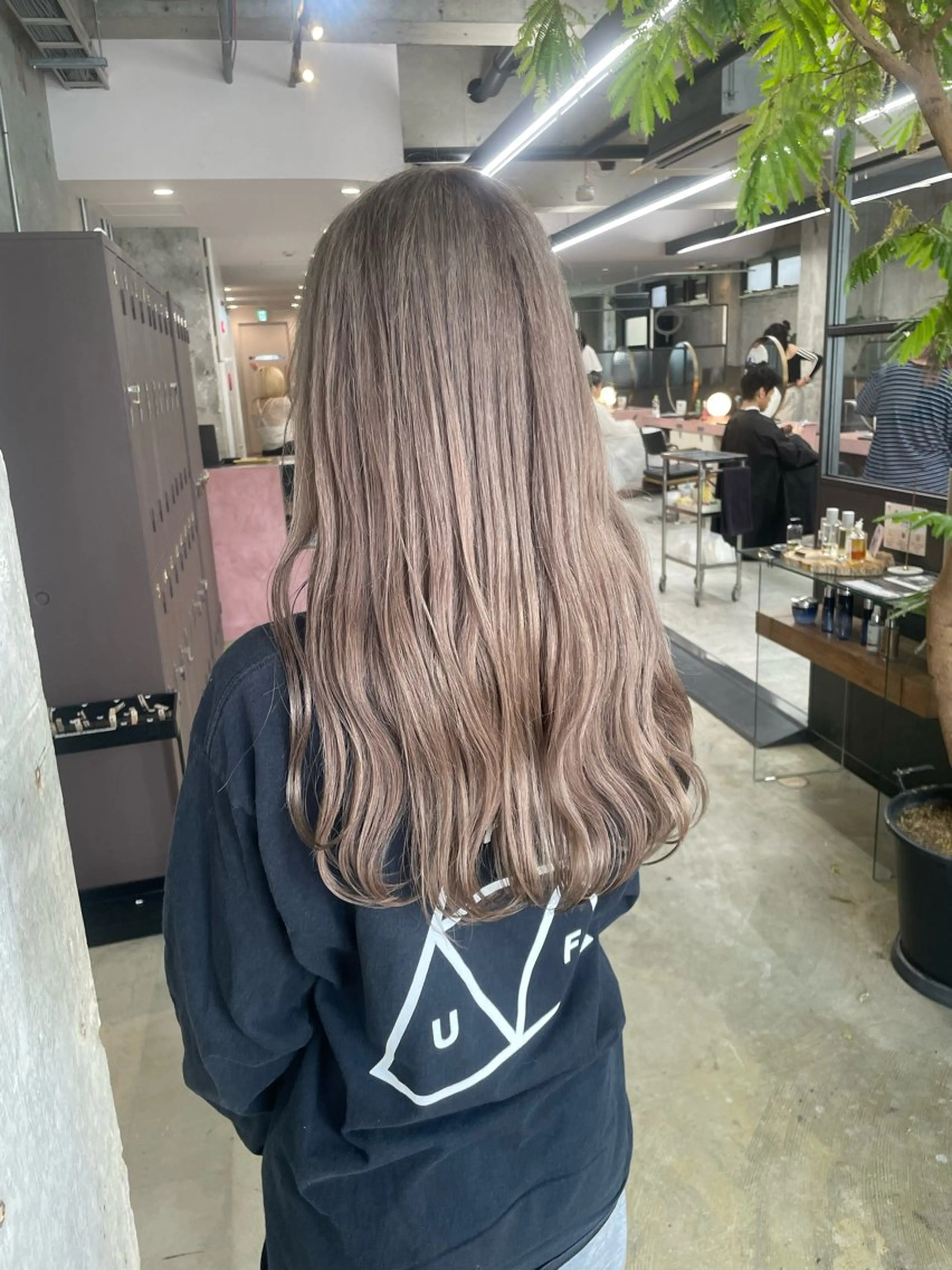 ロング ヘアカラー トリートメント 鈴木瑛里／ブロンド ベージュ／男女のヘアスタイル