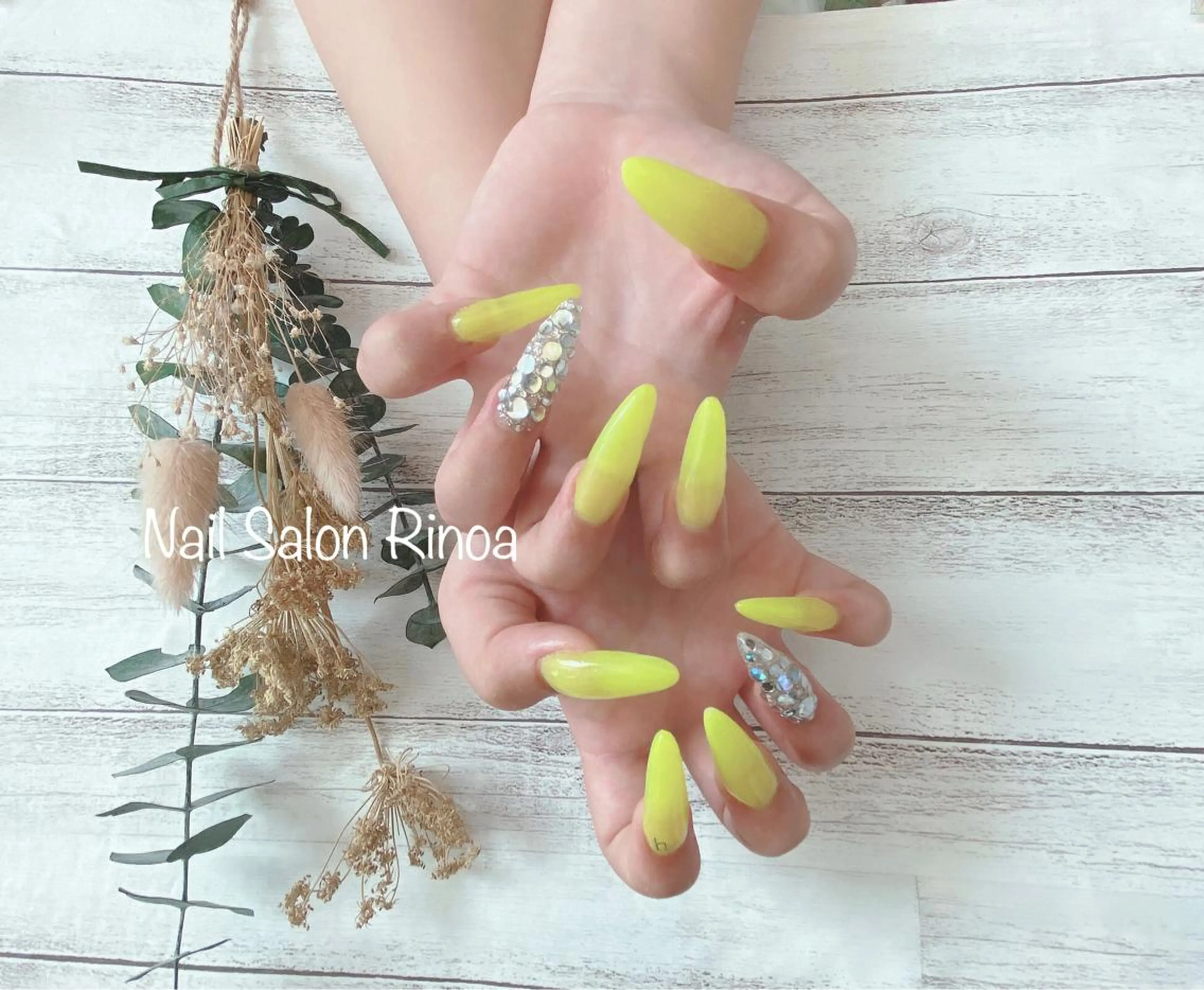 ネイル ストーンネイル Nail Salon Rinoaのネイルデザイン
