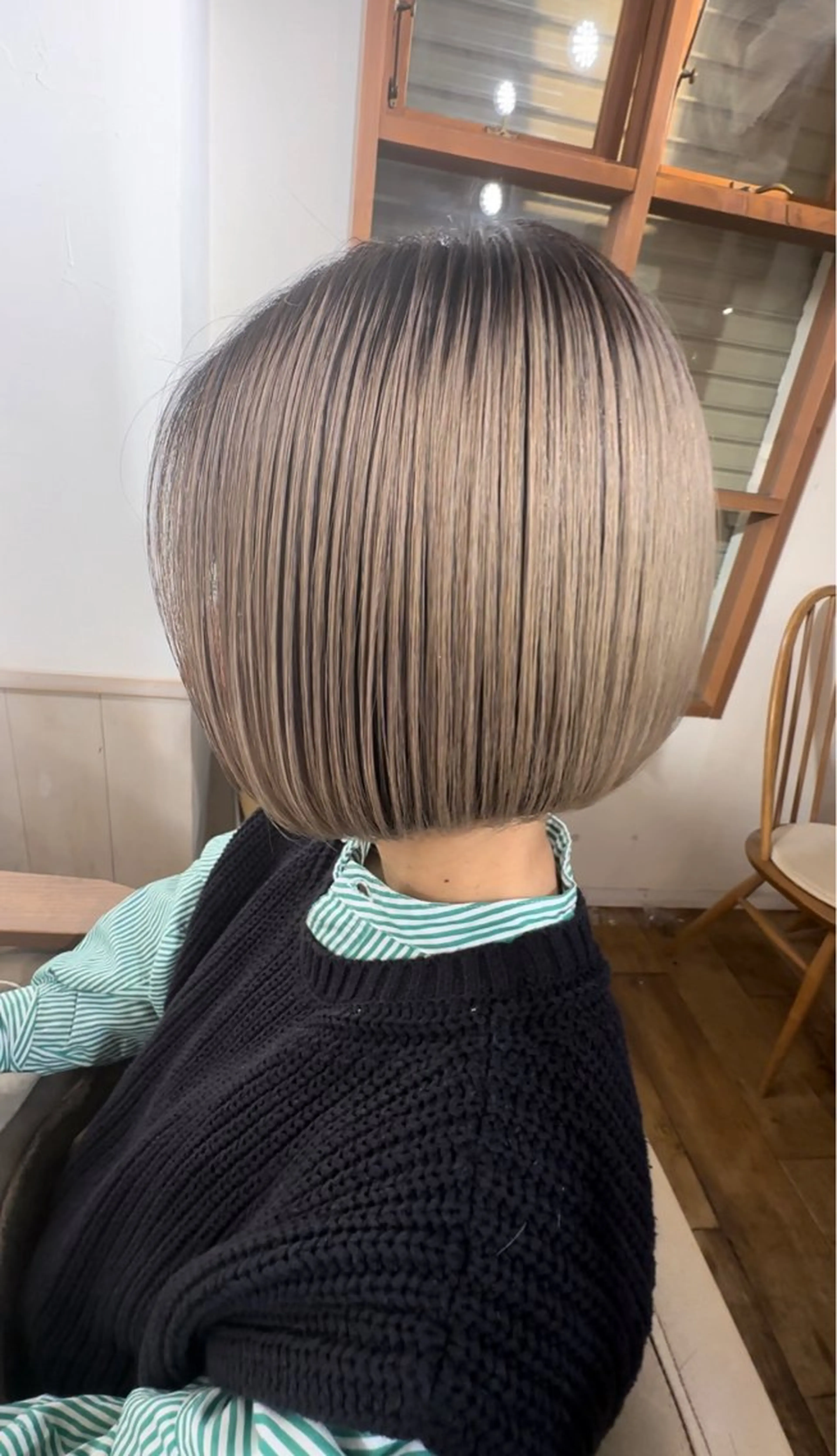 ショート カラー ベージュカラー ブリーチ 抜きっぱなしブロンド ケアブリーチ ボブ charme 溝の口【シャルム】所属・伊藤 慎吾のヘアスタイル