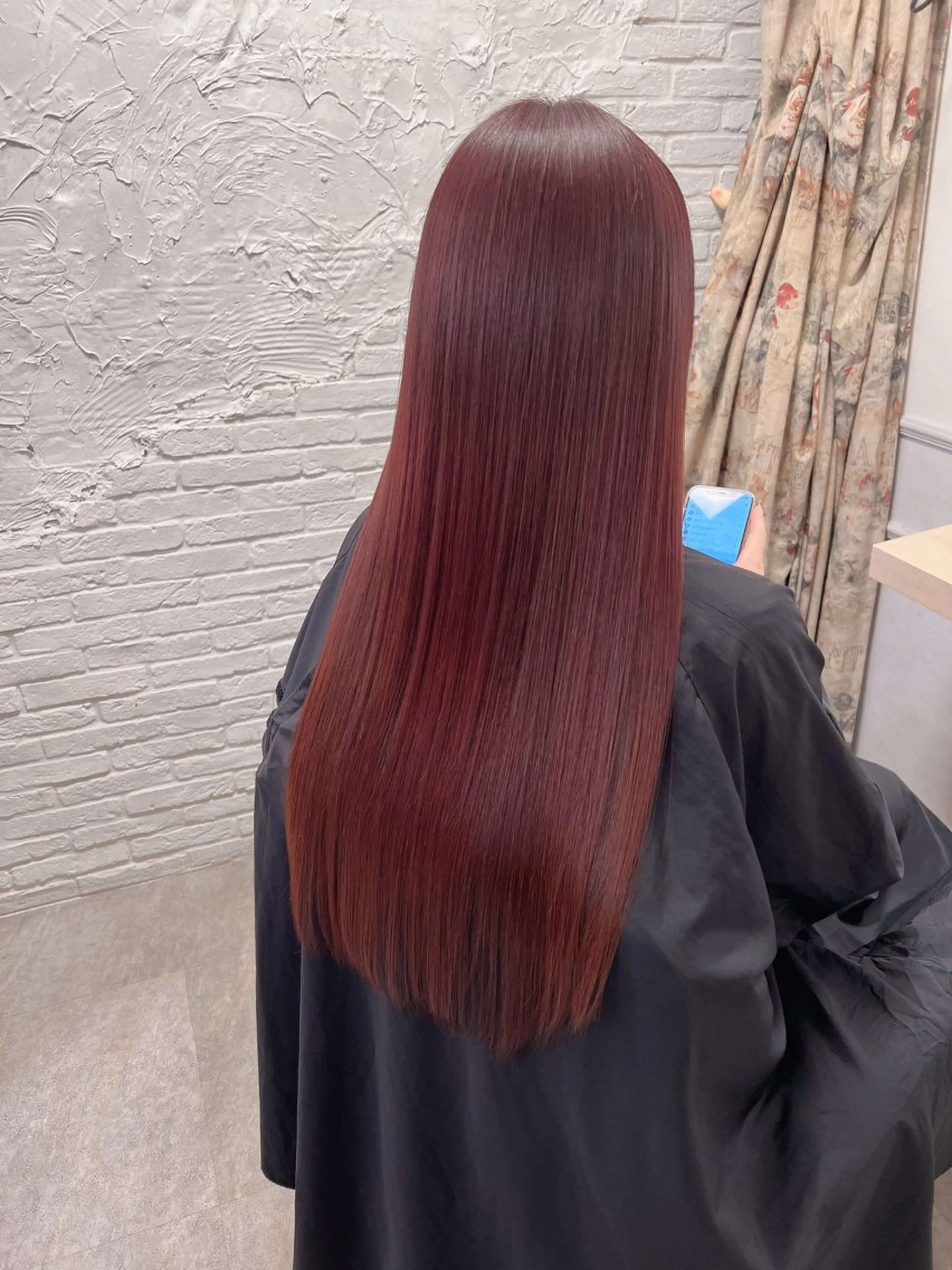 ロング カラー ヘアカラー トリートメント SHIN/レイヤー カット×クロスパーマのヘアスタイル