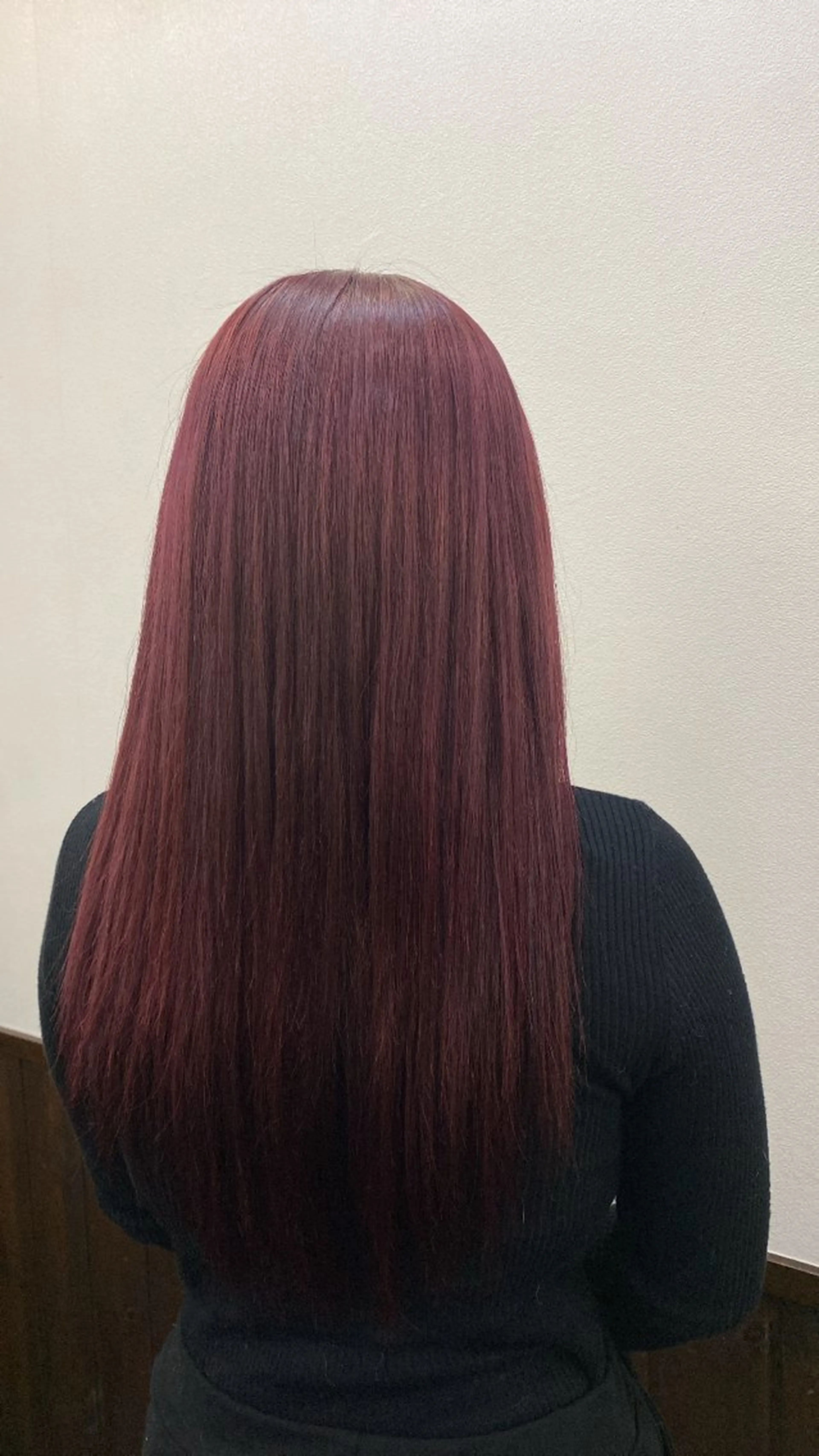 セミロング カラー ブリーチ レッドカラー OSAYA所属・長 花芽のヘアスタイル