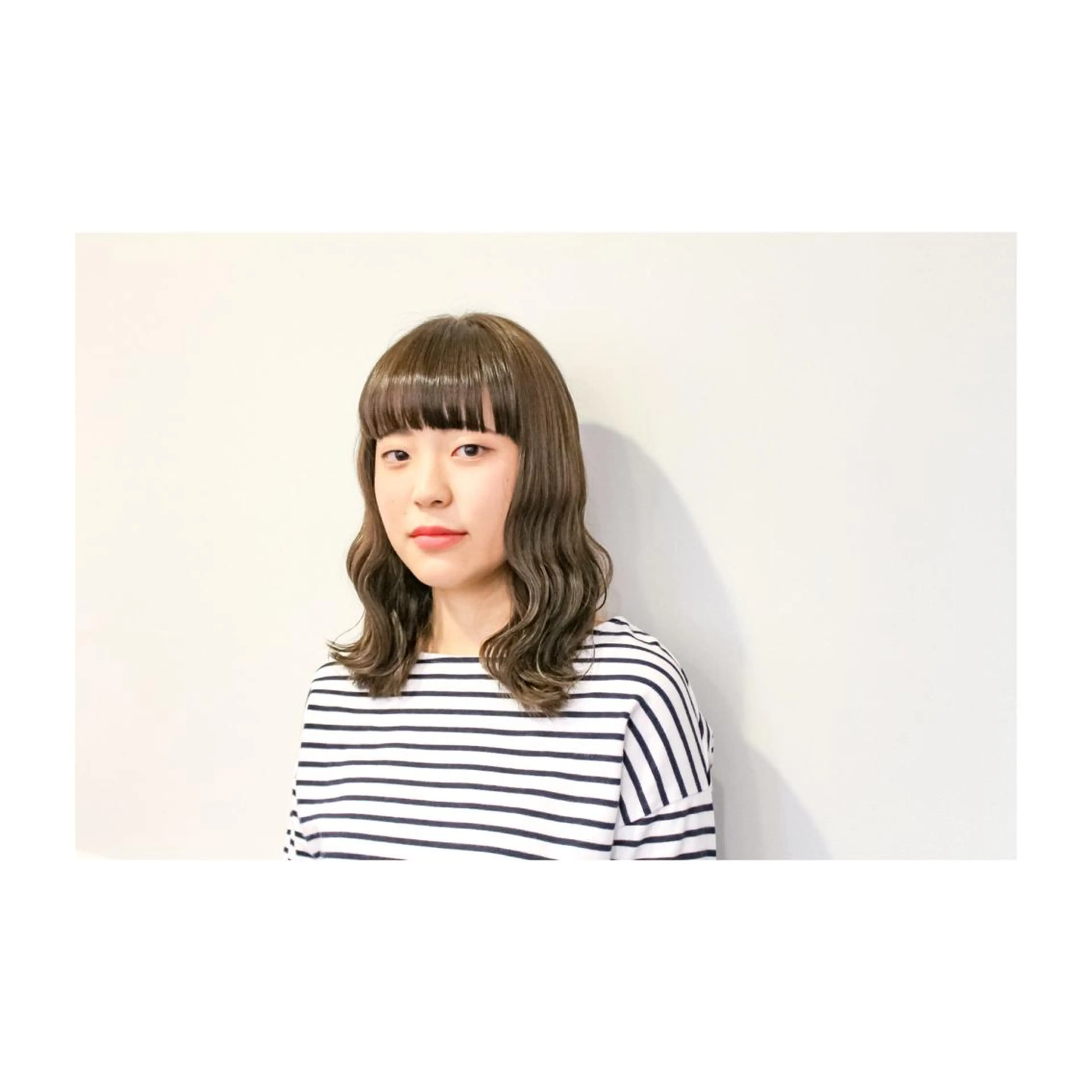 セミロング カラー 透明感カラー グレージュ カット ヘアカラー トリートメント HAIRsalon BONDS所属・山本 佳裕のヘアスタイル