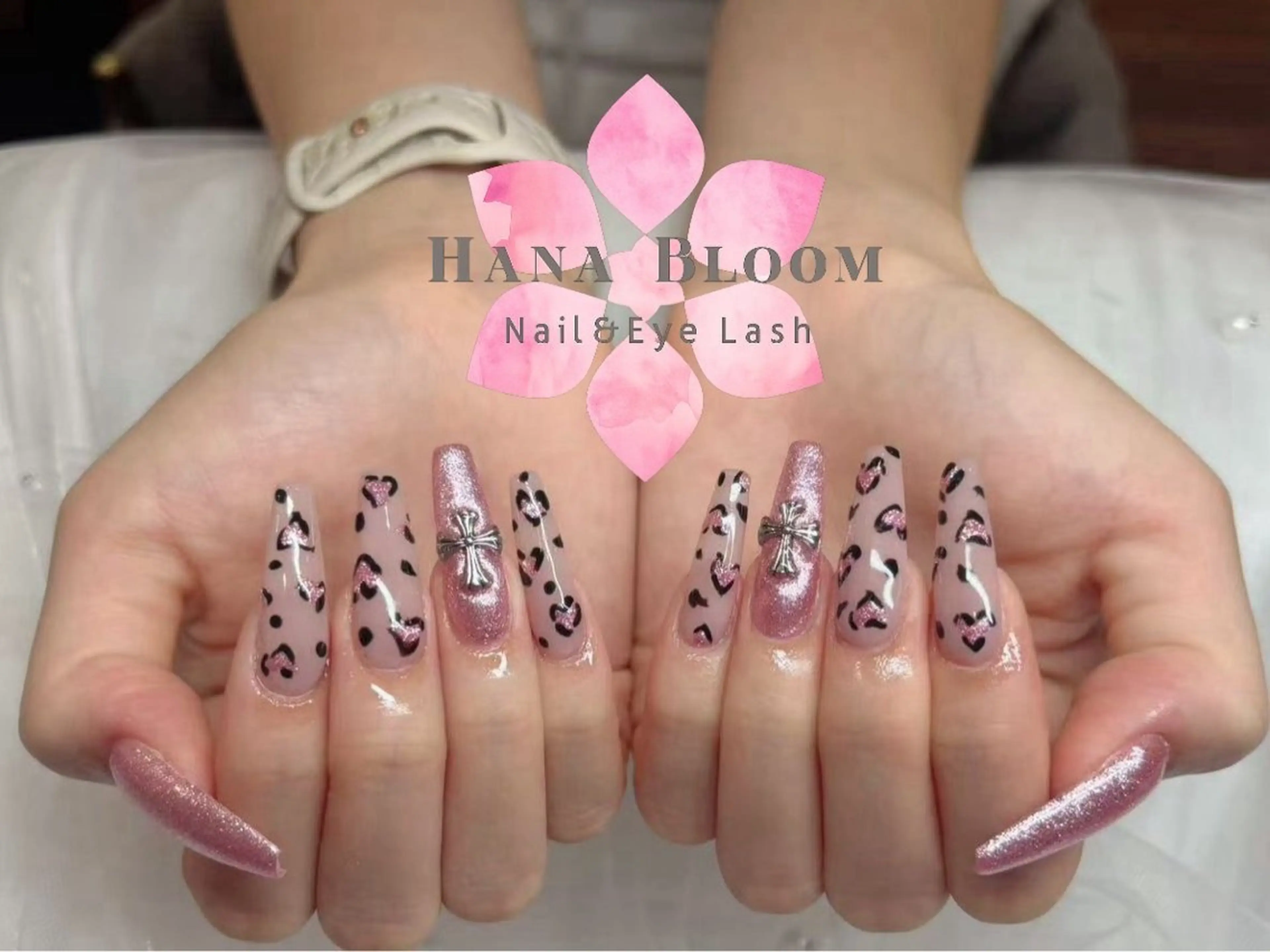 ネイル フレンチネイル ジェルネイル グラデーション ラメ(グリッター) マグネットネイル ハンドネイル ハンドケア Hana Bloom Nail Salonのネイルデザイン