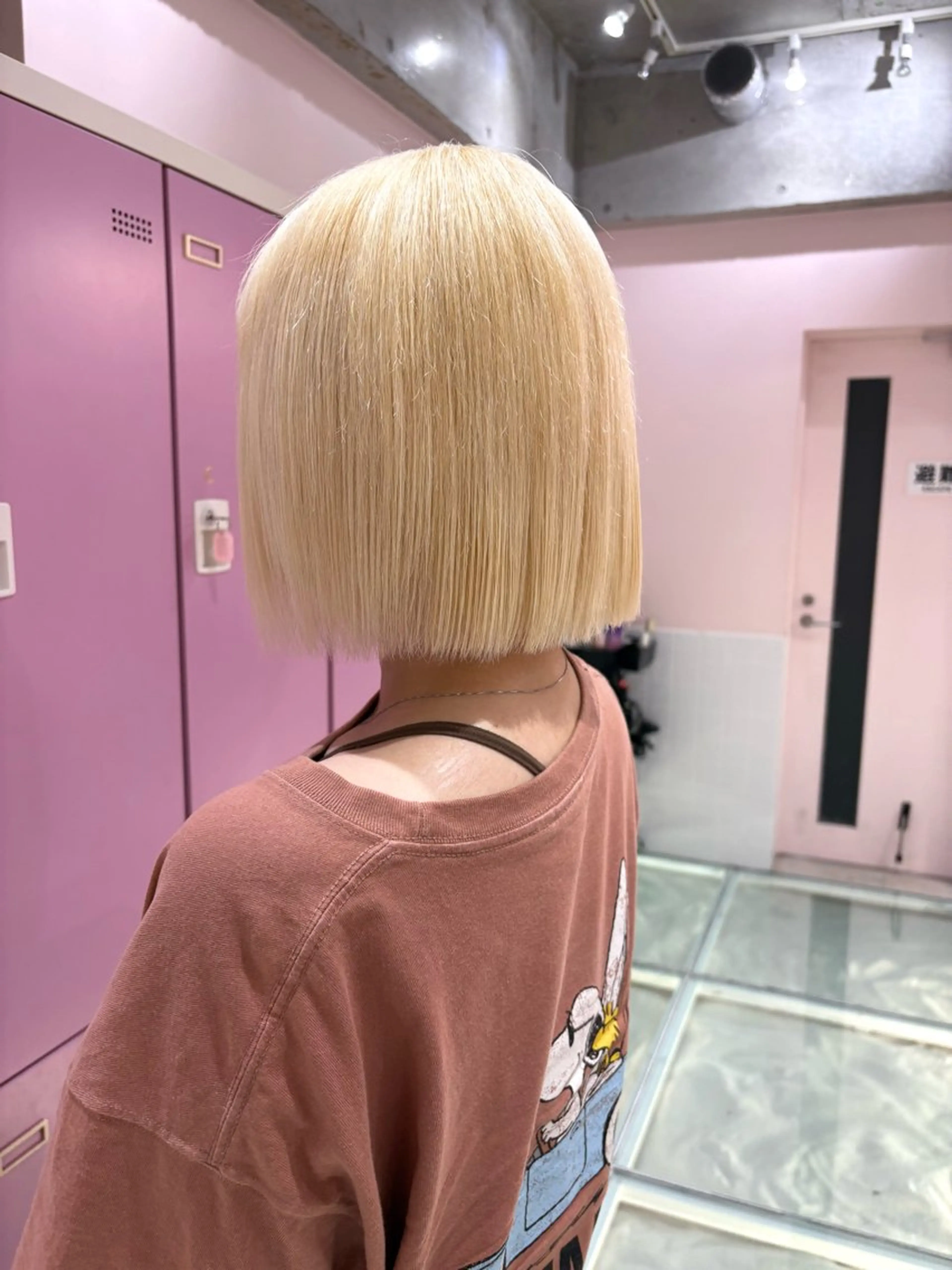 ショート カラー ヘアカラー トリートメント 美優🦕ツヤ髪 /ハイトーン🩶のヘアスタイル