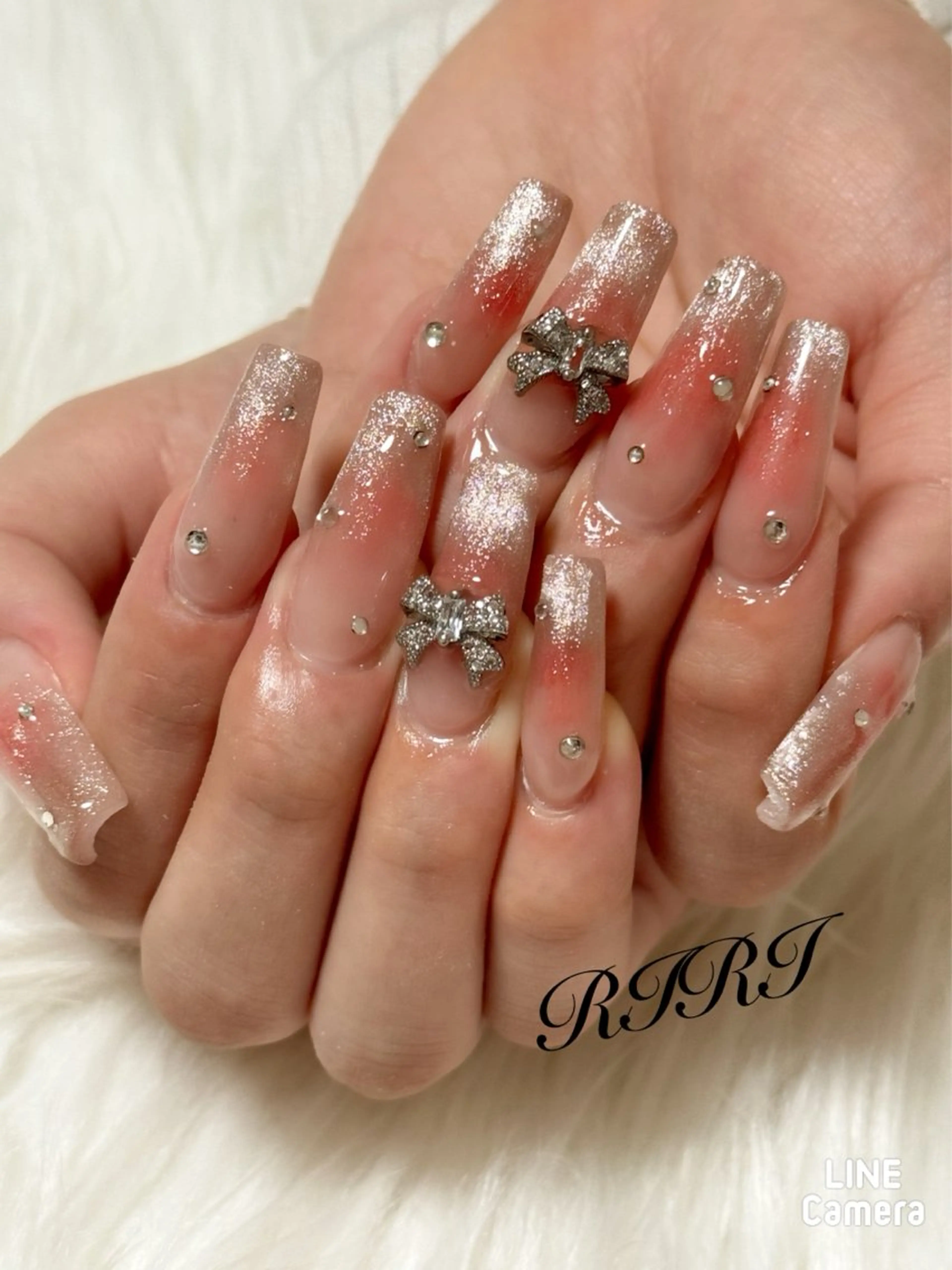 ネイル チークネイル ジェルネイル キラキラネイル 韓国ネイル ロングネイル ハンドネイル riri オーナーのネイルデザイン