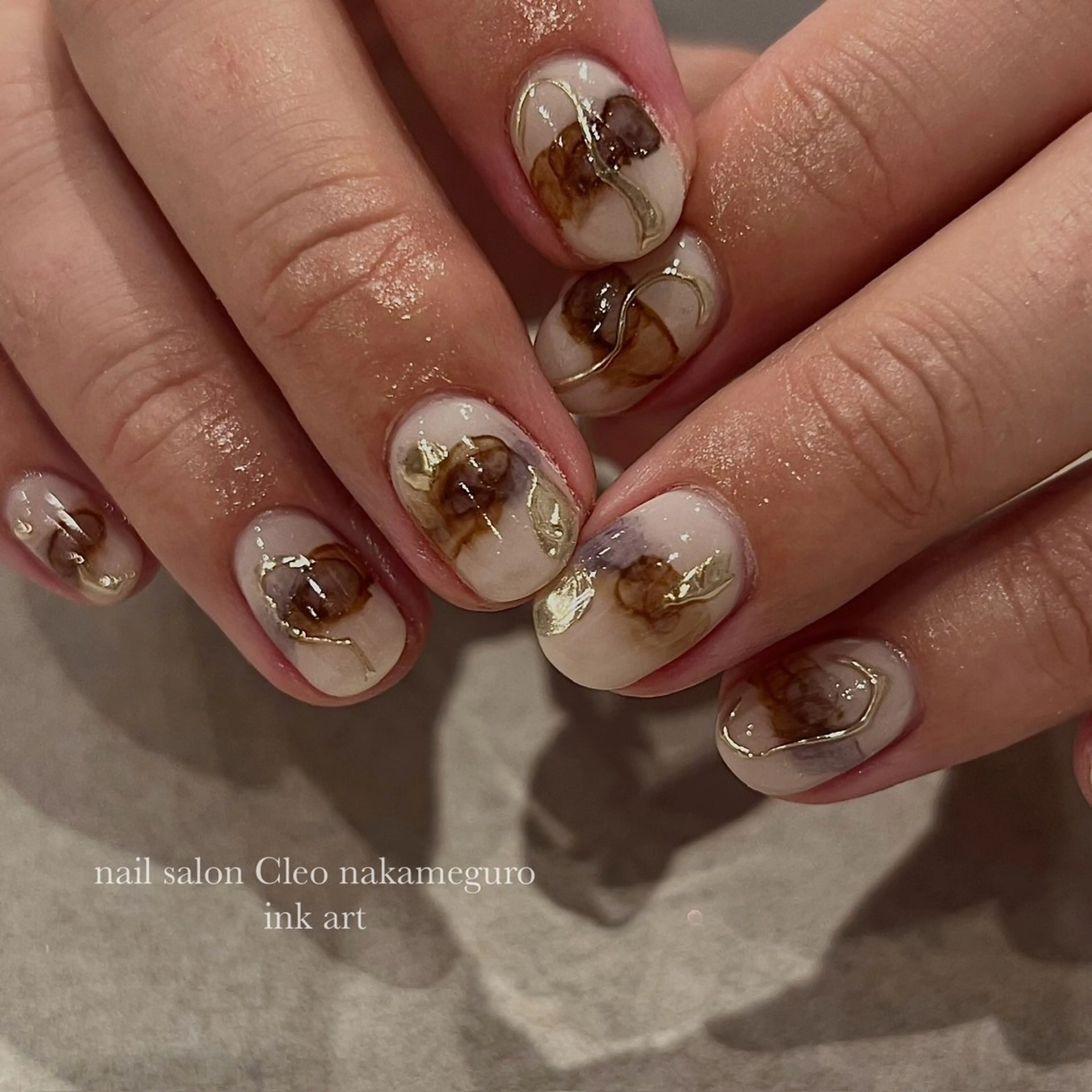 ネイル アートネイル オーロラネイル べっ甲ネイル ブルー ブラウン Cleo中目黒店 Hinahoのネイルデザイン