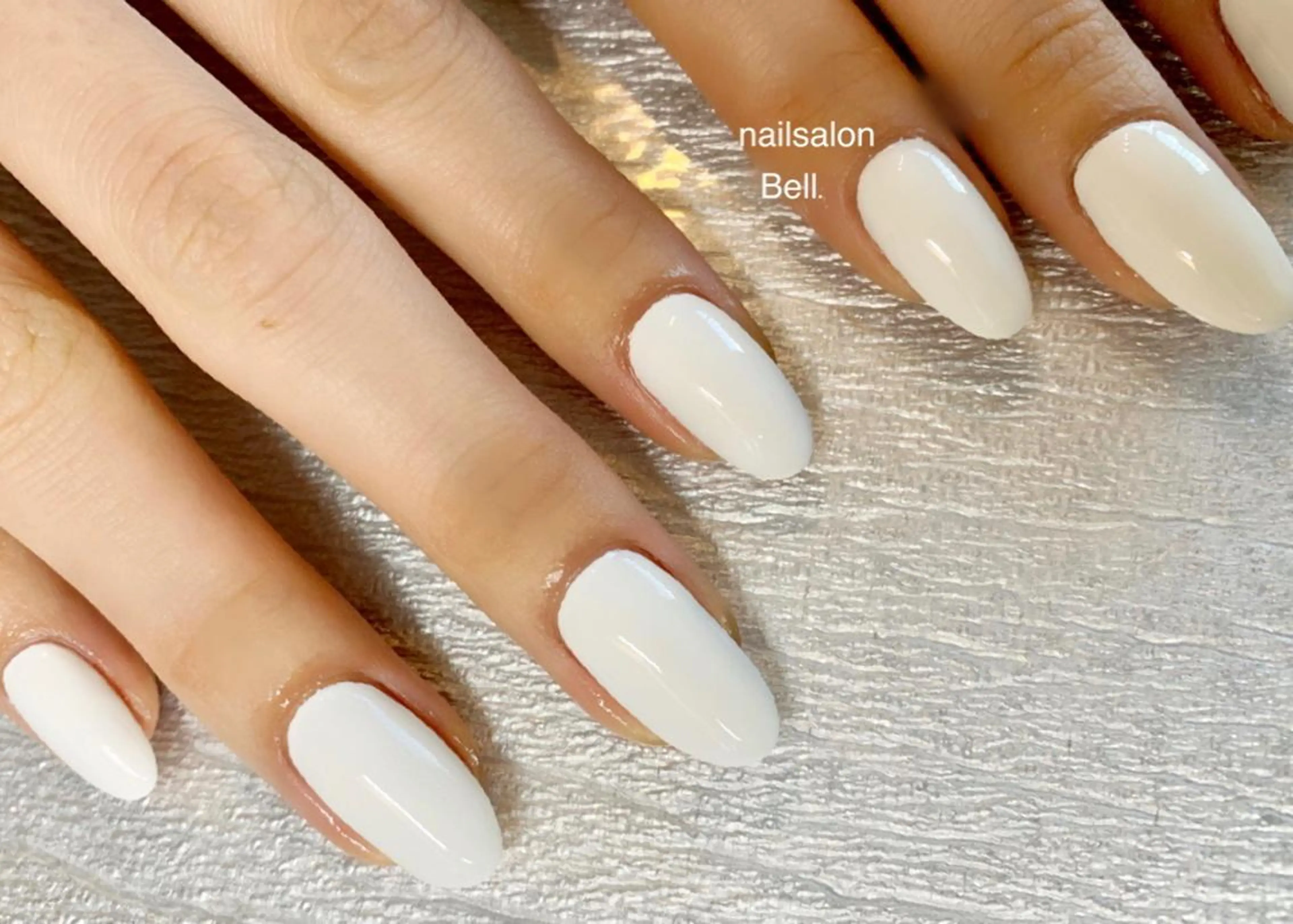 ネイル ホワイト Y. Reonaのネイルデザイン