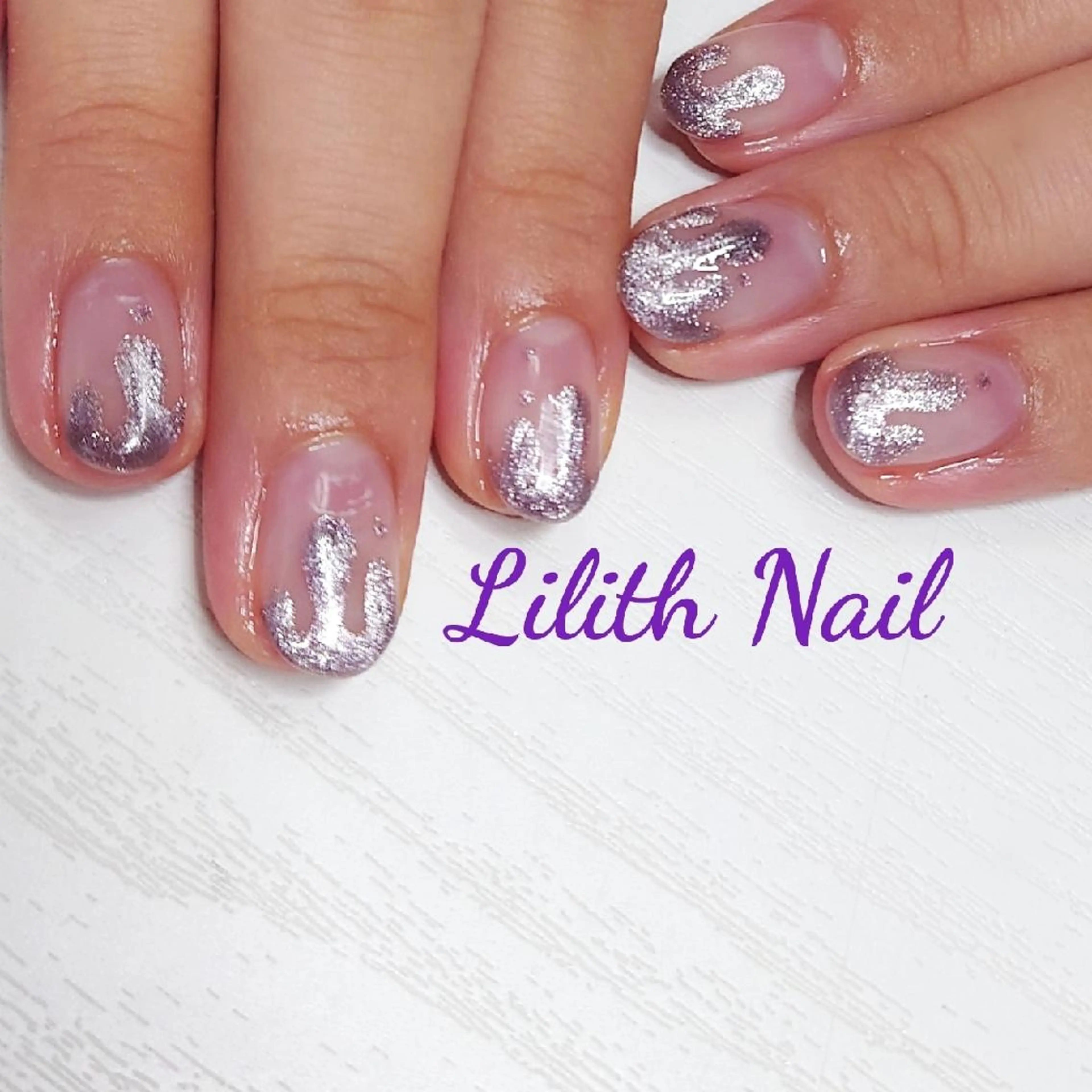 ネイル マグネットネイル ハンドネイル Lilith Nailのネイルデザイン