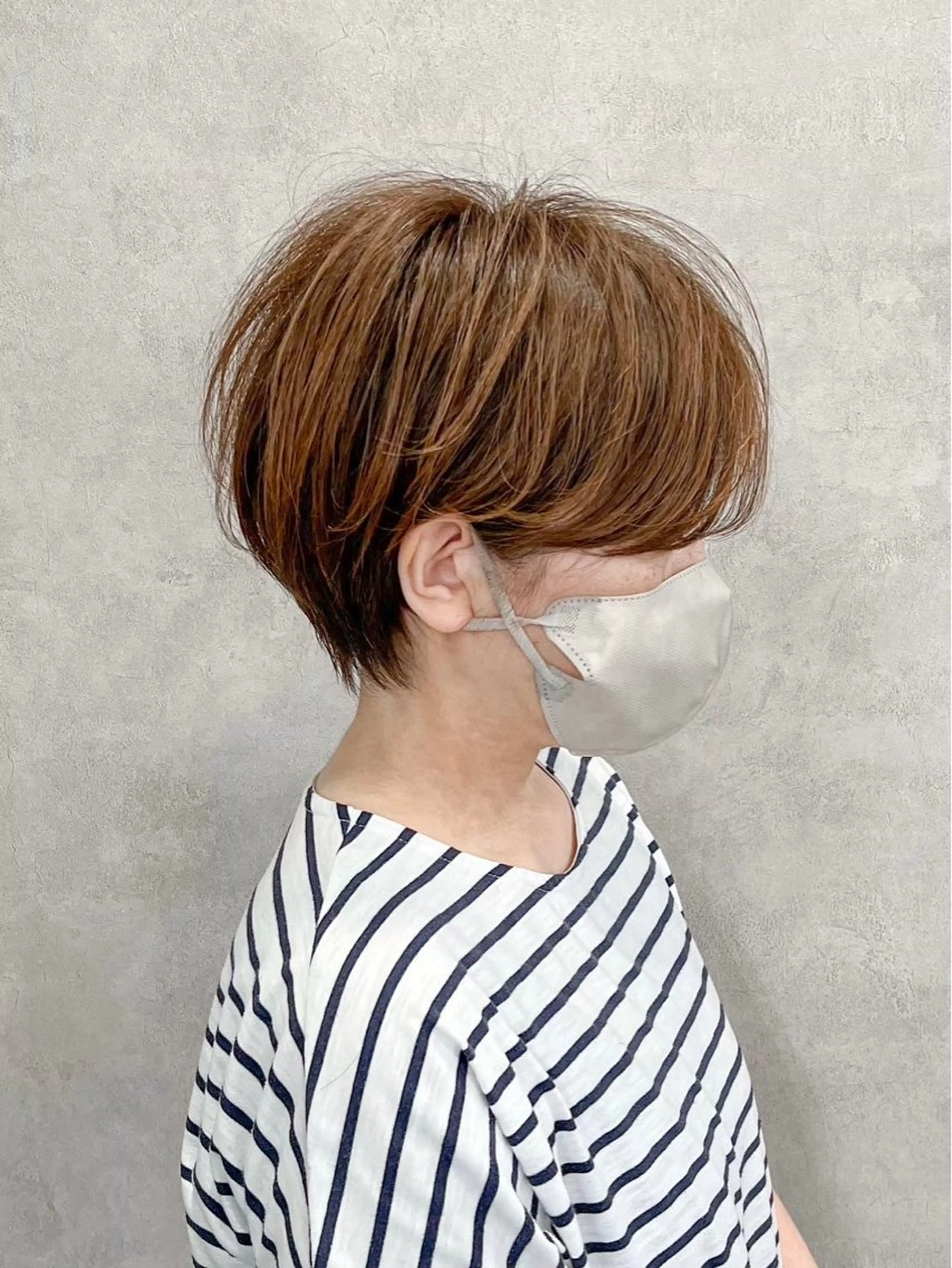 ブリーチを使わない白髪ぼかしカラーの写真