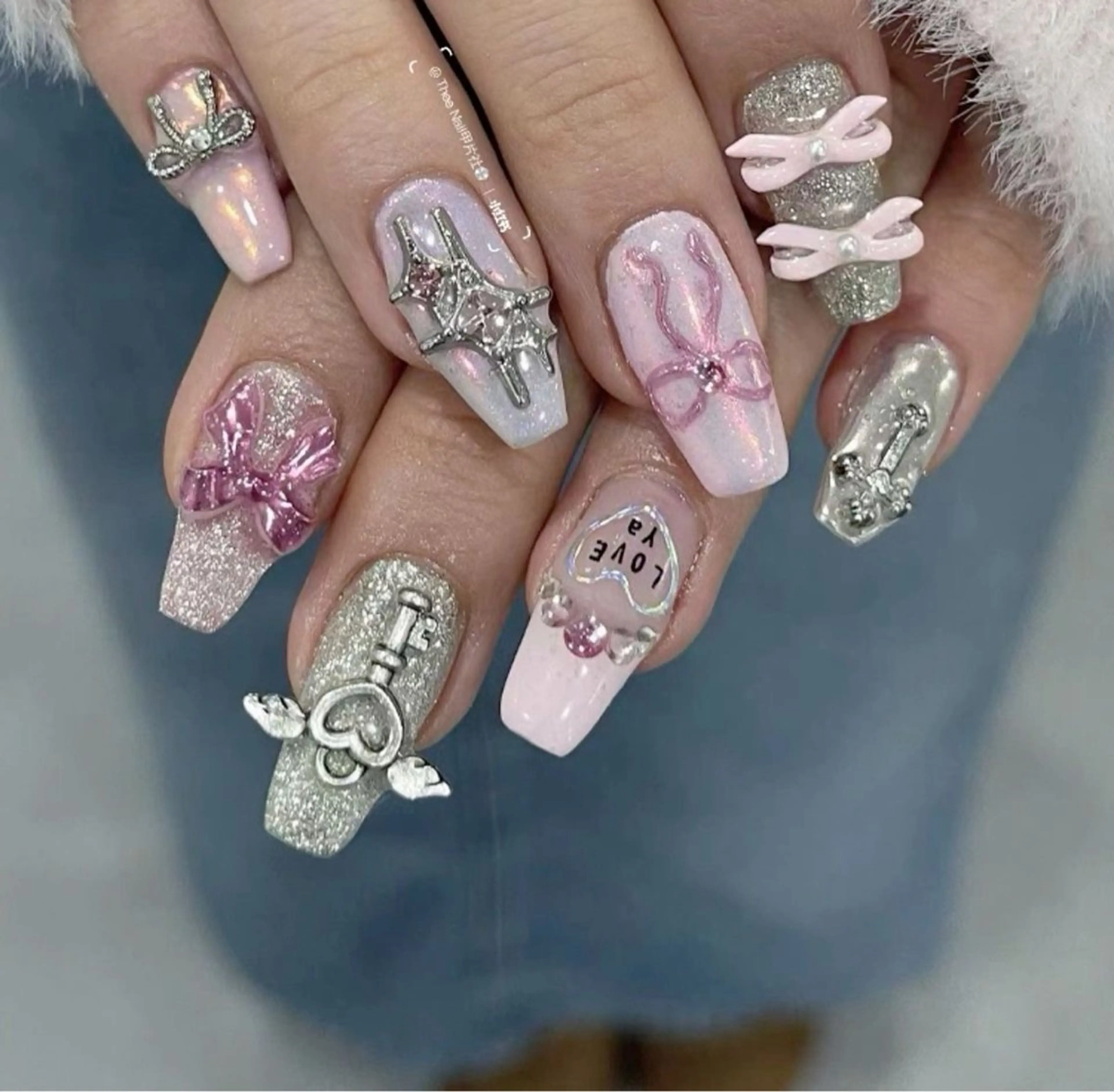 ネイル ハロウィン マグネットネイル ミラーネイル Lee Nailsのネイルデザイン