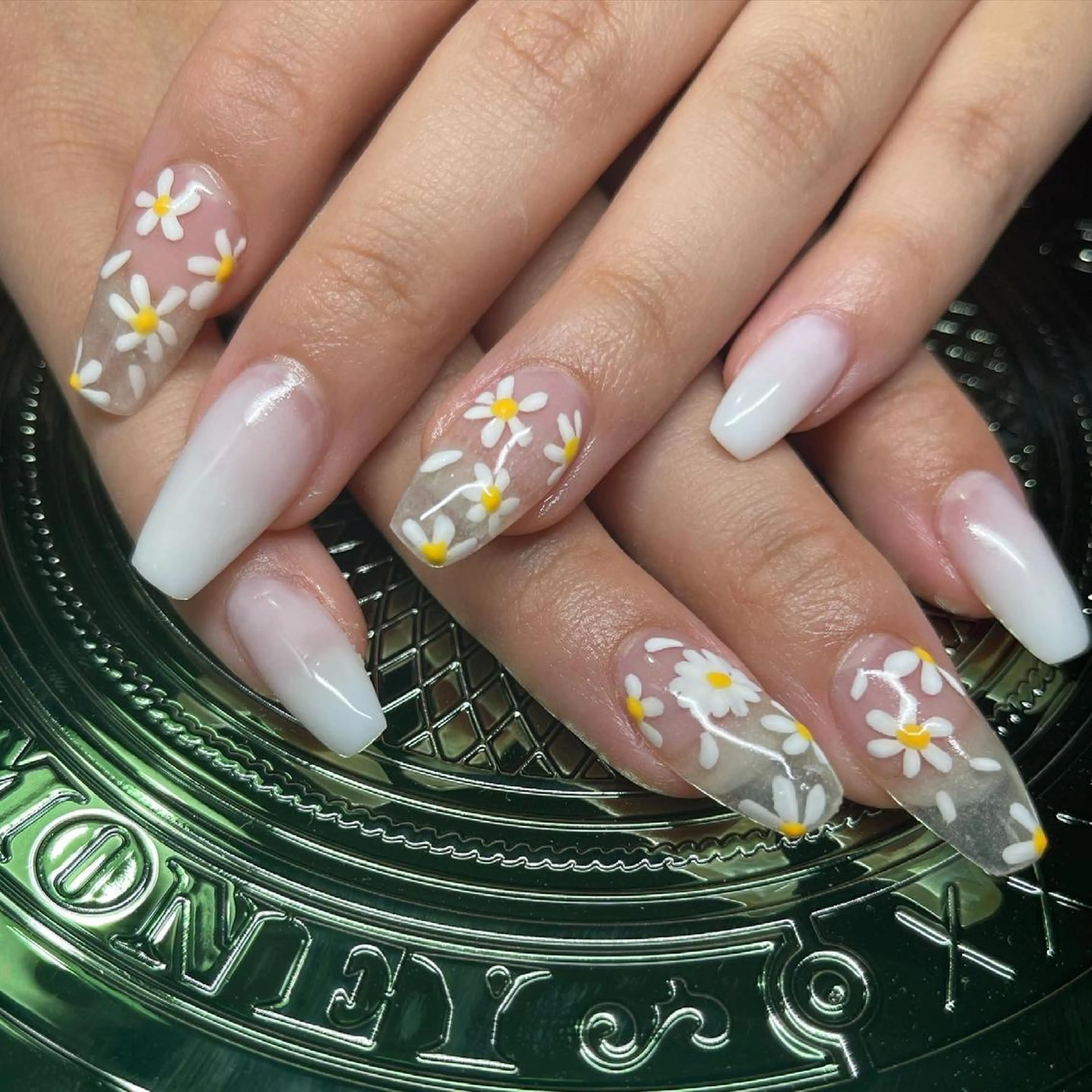 ロング ネイル アートネイル スカルプネイル by michelle salon所属・☪深夜限定サロン 無料駐車場あり！のネイルデザイン