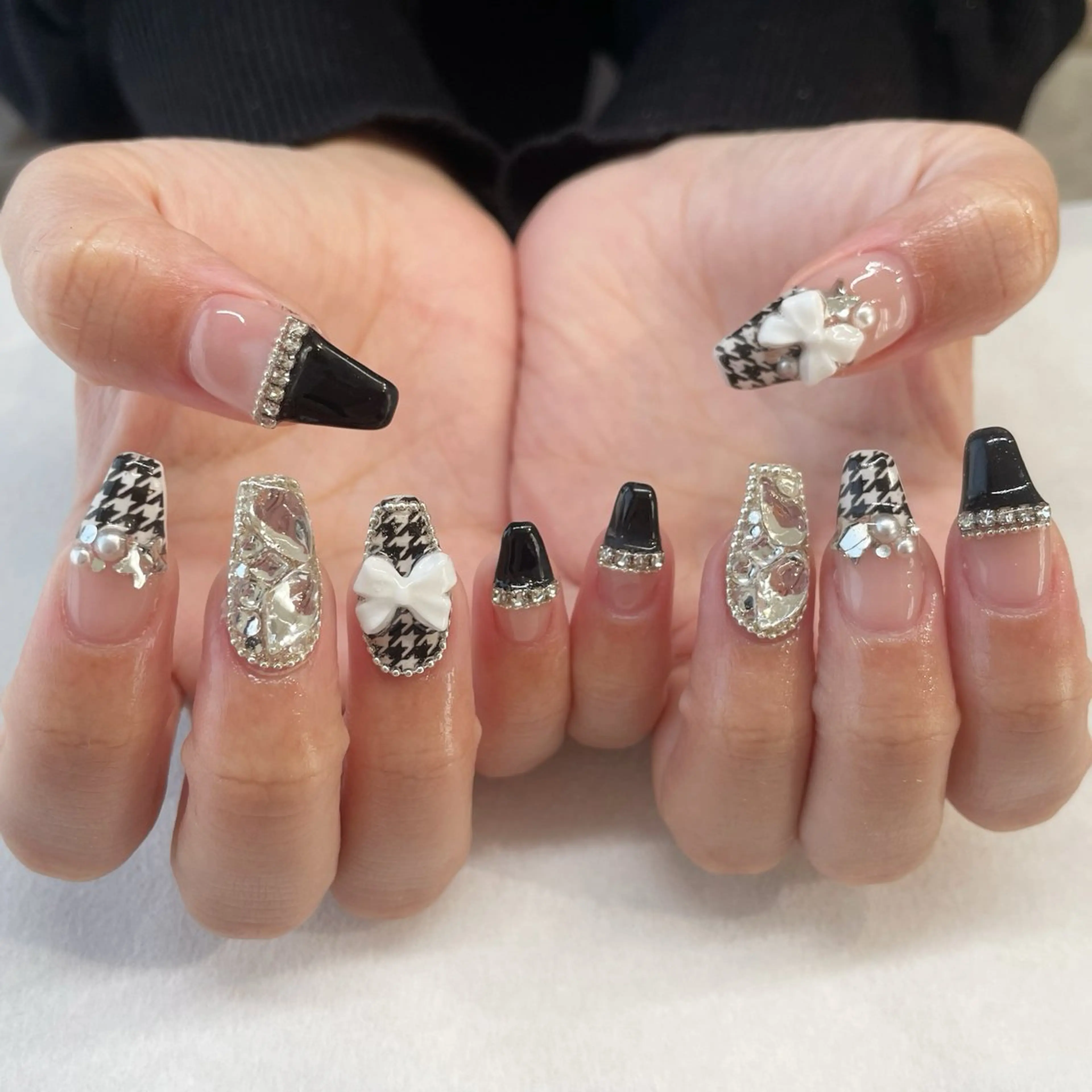 ネイル ハンドネイル 💎🐰 saki. m 🐰💎のネイルデザイン