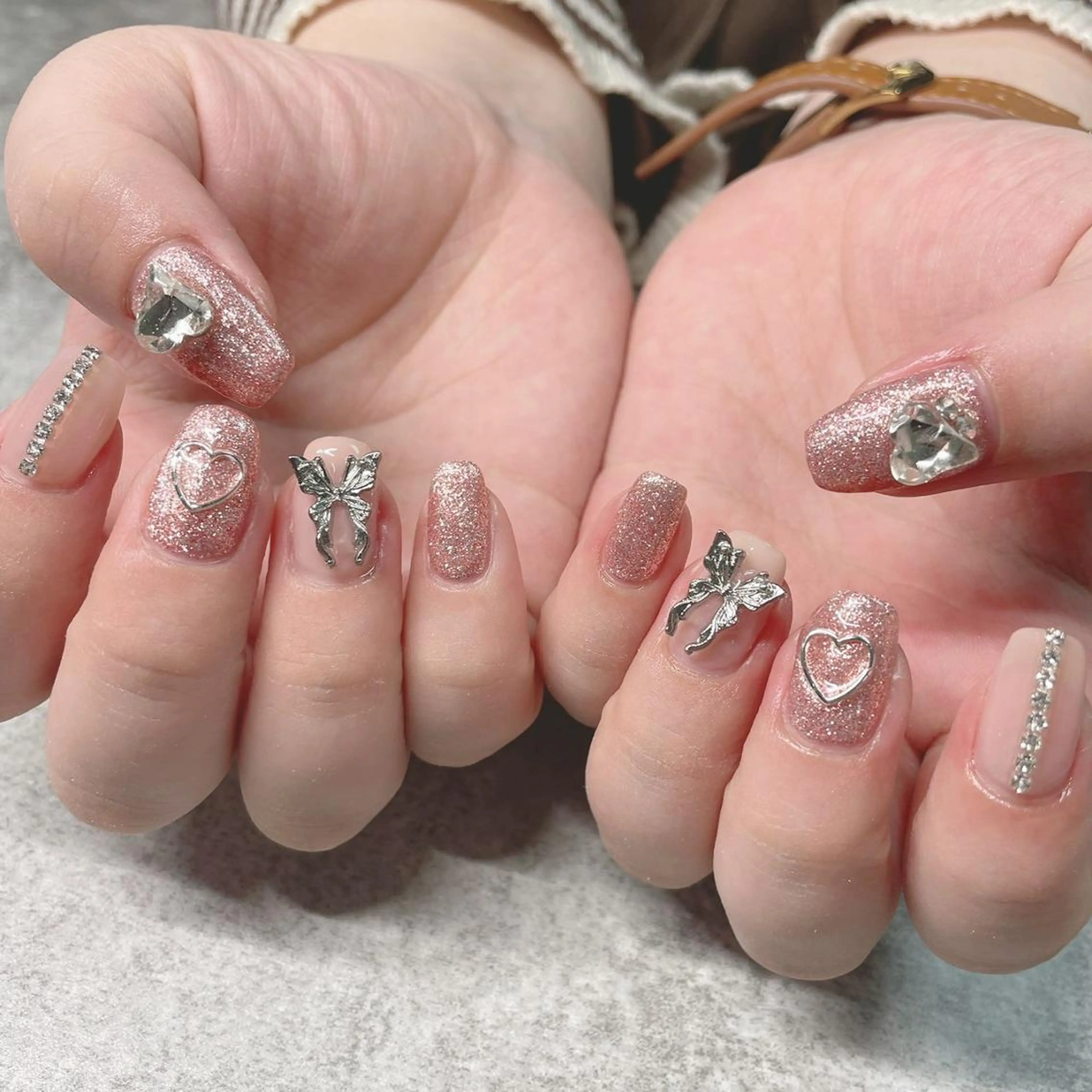 ネイル オーロラネイル ボルドー クリアネイル フラッシュネイル フットネイル Rabe nail ラーベネイルのネイルデザイン