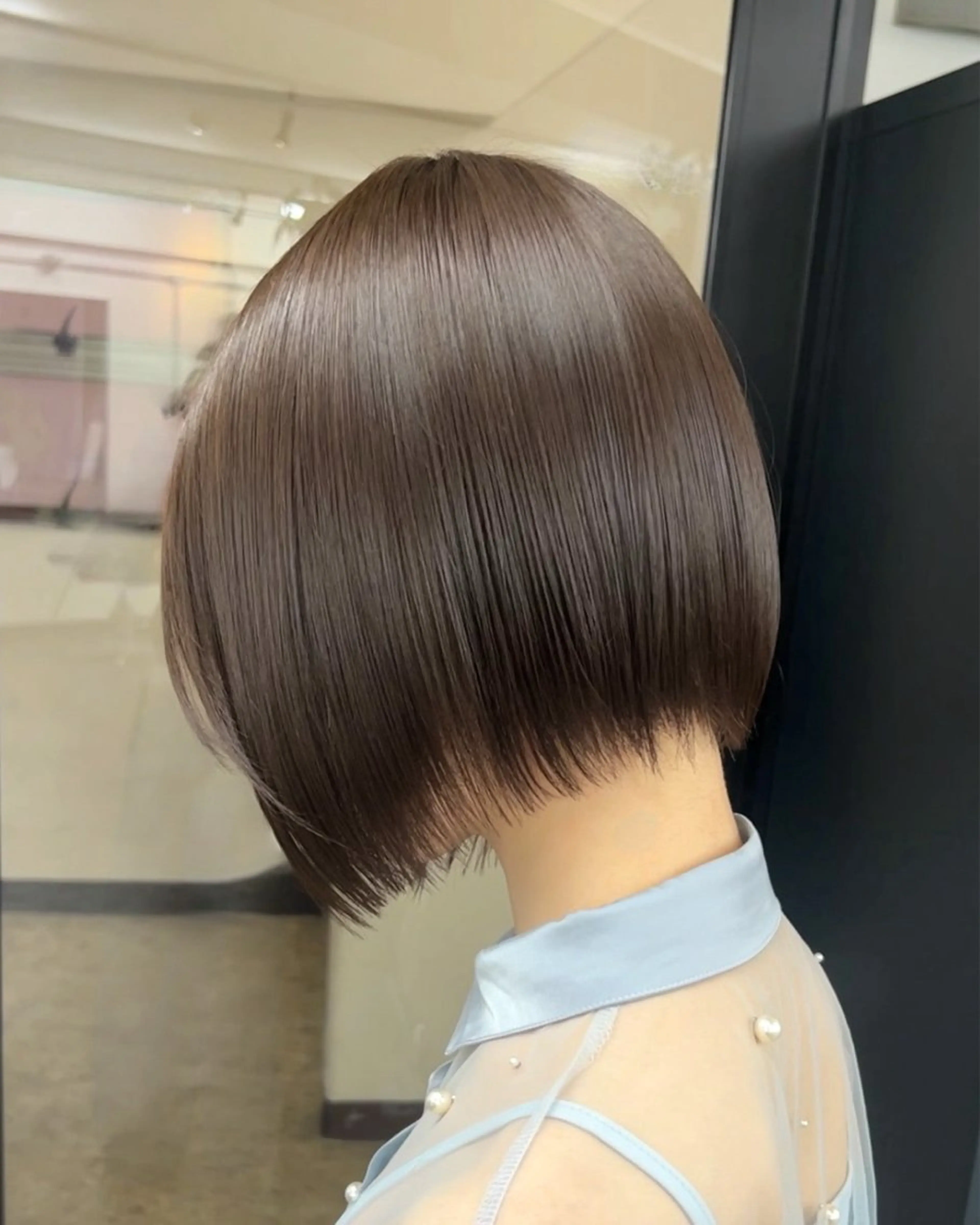 ミディアム レイヤー透明感カラー AIKAのヘアスタイル