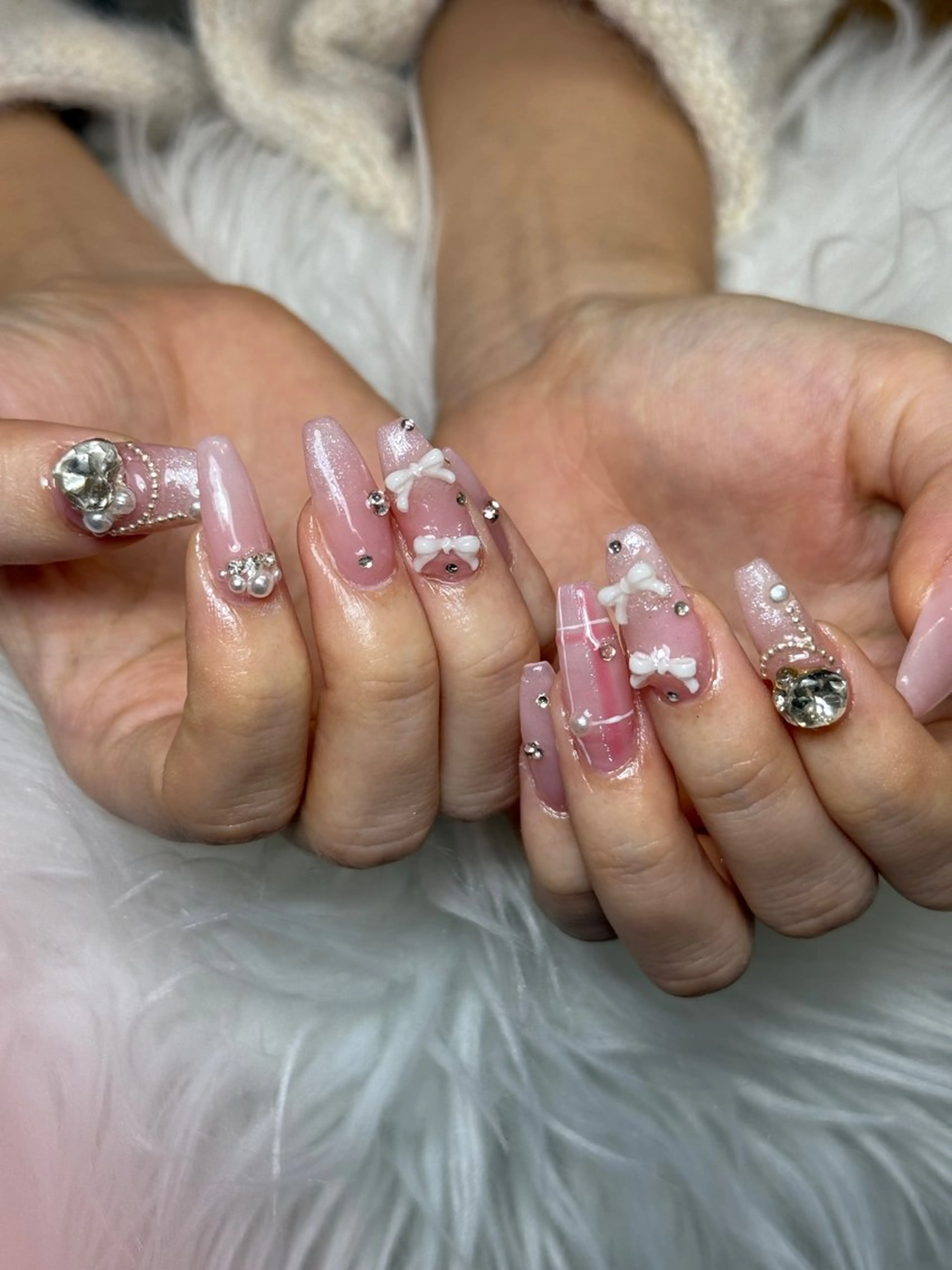 ネイル アートネイル オーロラネイル フレンチネイル ジェルネイル グラデーション ハンドネイル Ryunail所属・Ryu Nail NekoChanのネイルデザイン