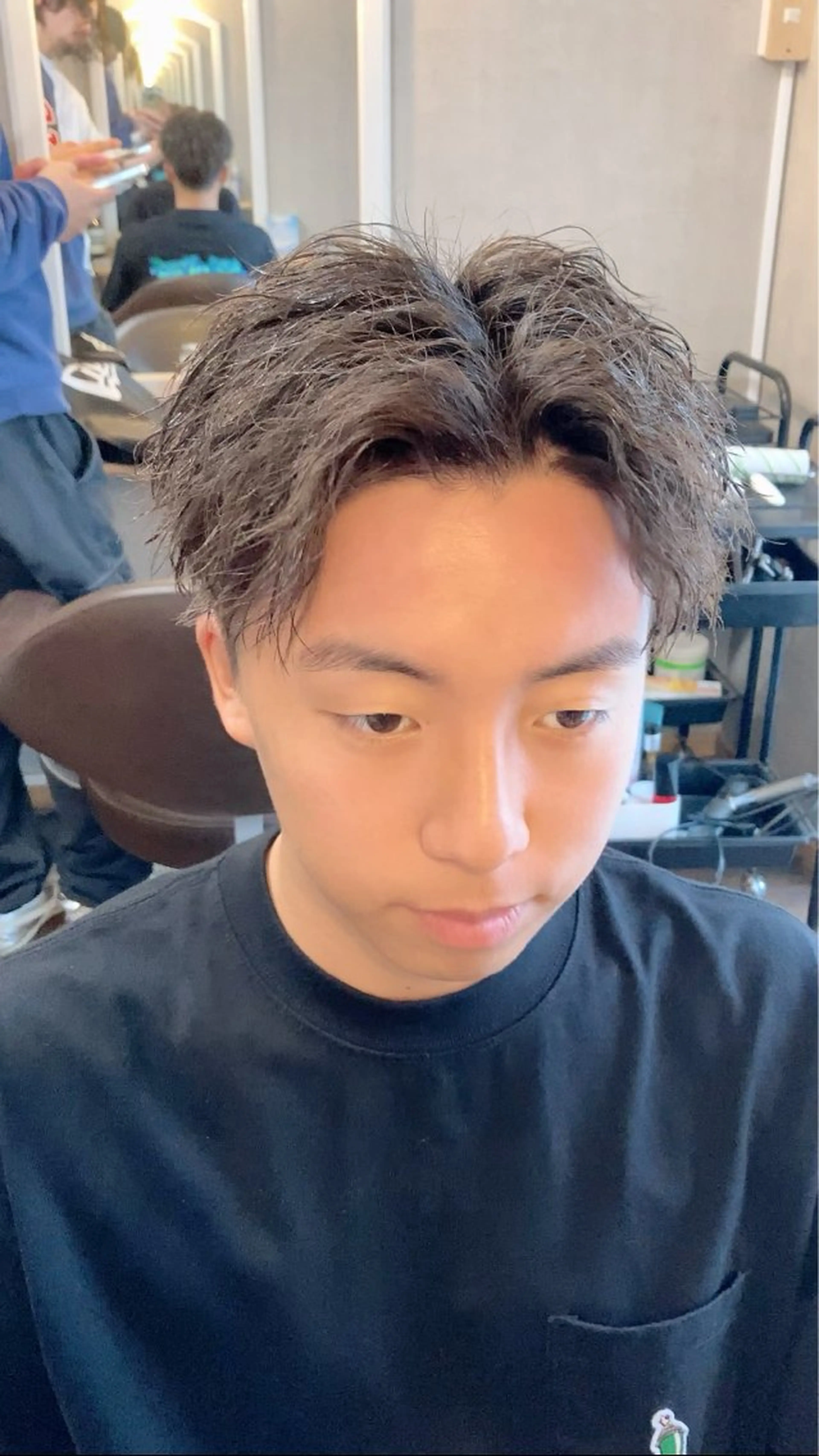 ショート メンズ センターパート メンズパーマ ショートヘア カット パーマ AUTHENTIC private mens hair salon所属・完全個室マンツーマン メンズサロン草野貴樹のヘアスタイル