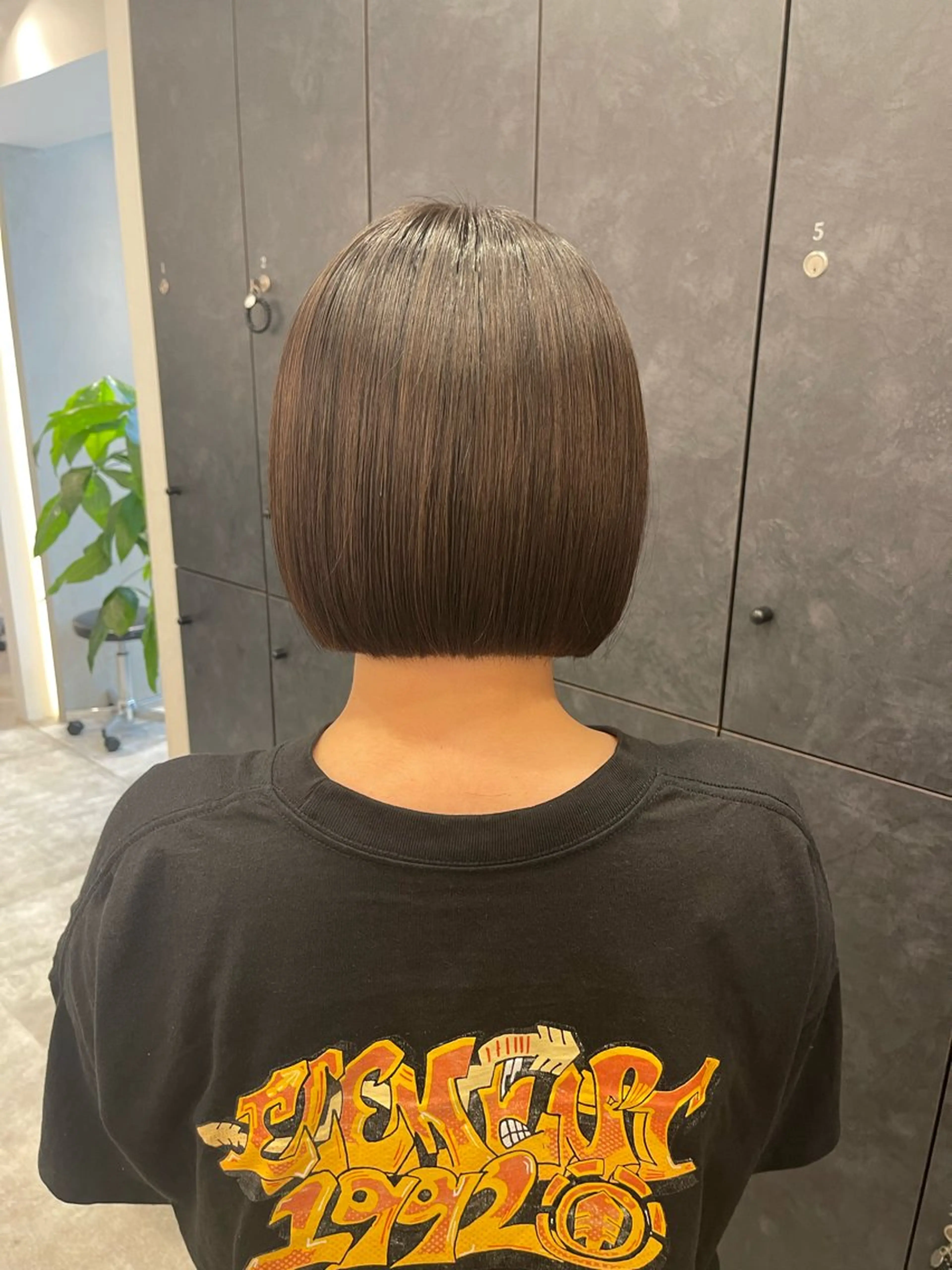 ショート 縮毛矯正 TENSHO ハイトーンレイヤーのヘアスタイル