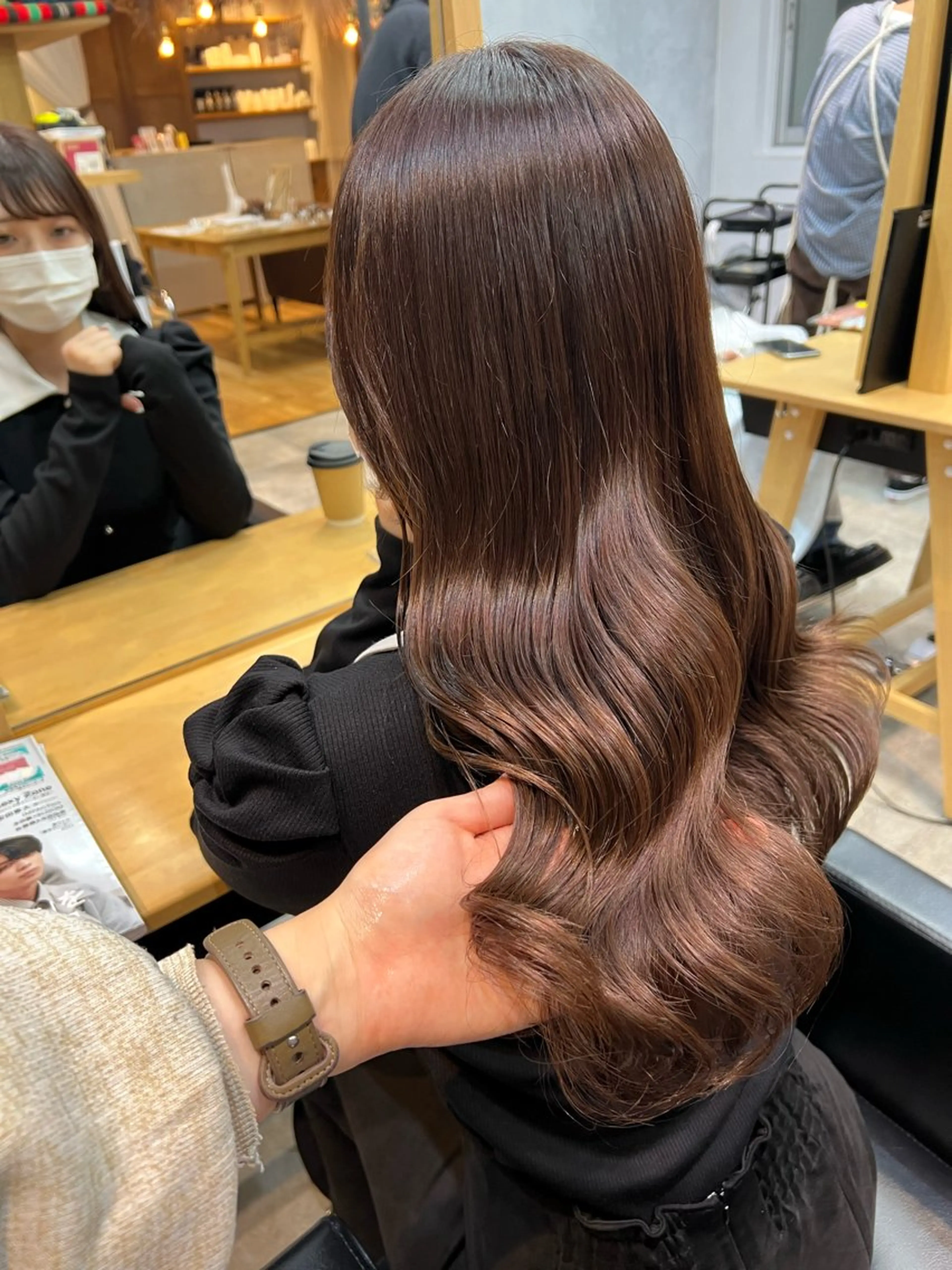 セミロング カラー 高畑 恵莉 👒 暖色 / 艶髪 🧺のヘアスタイル