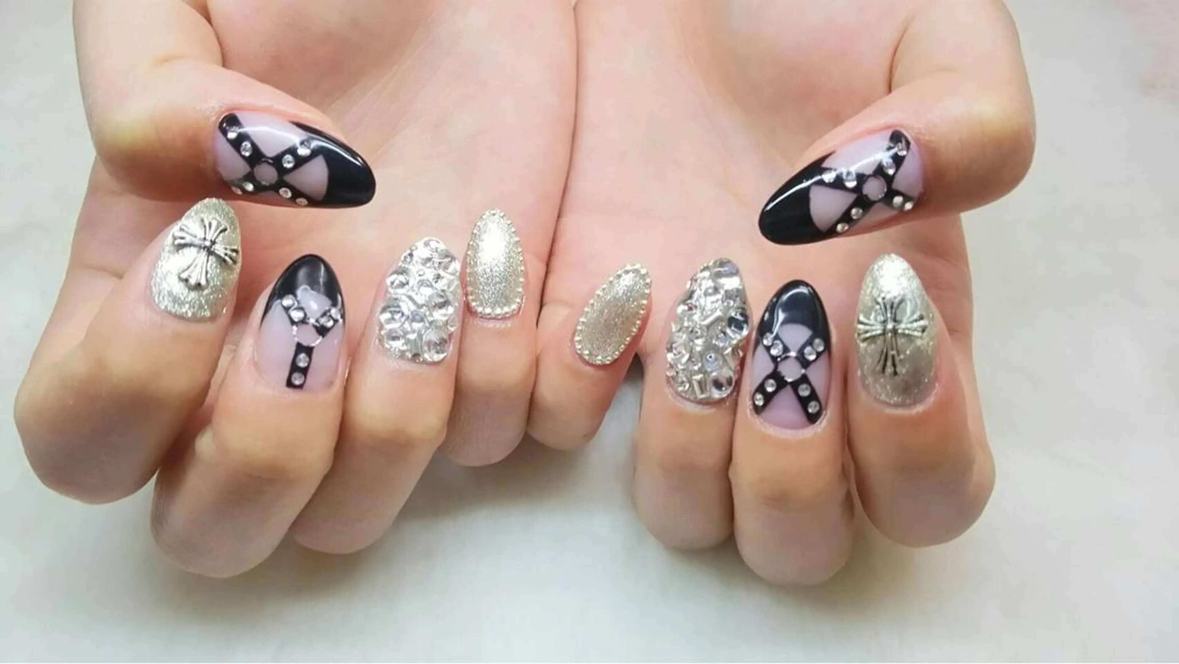 ネイル 持ち込み Nail lieNのネイルデザイン