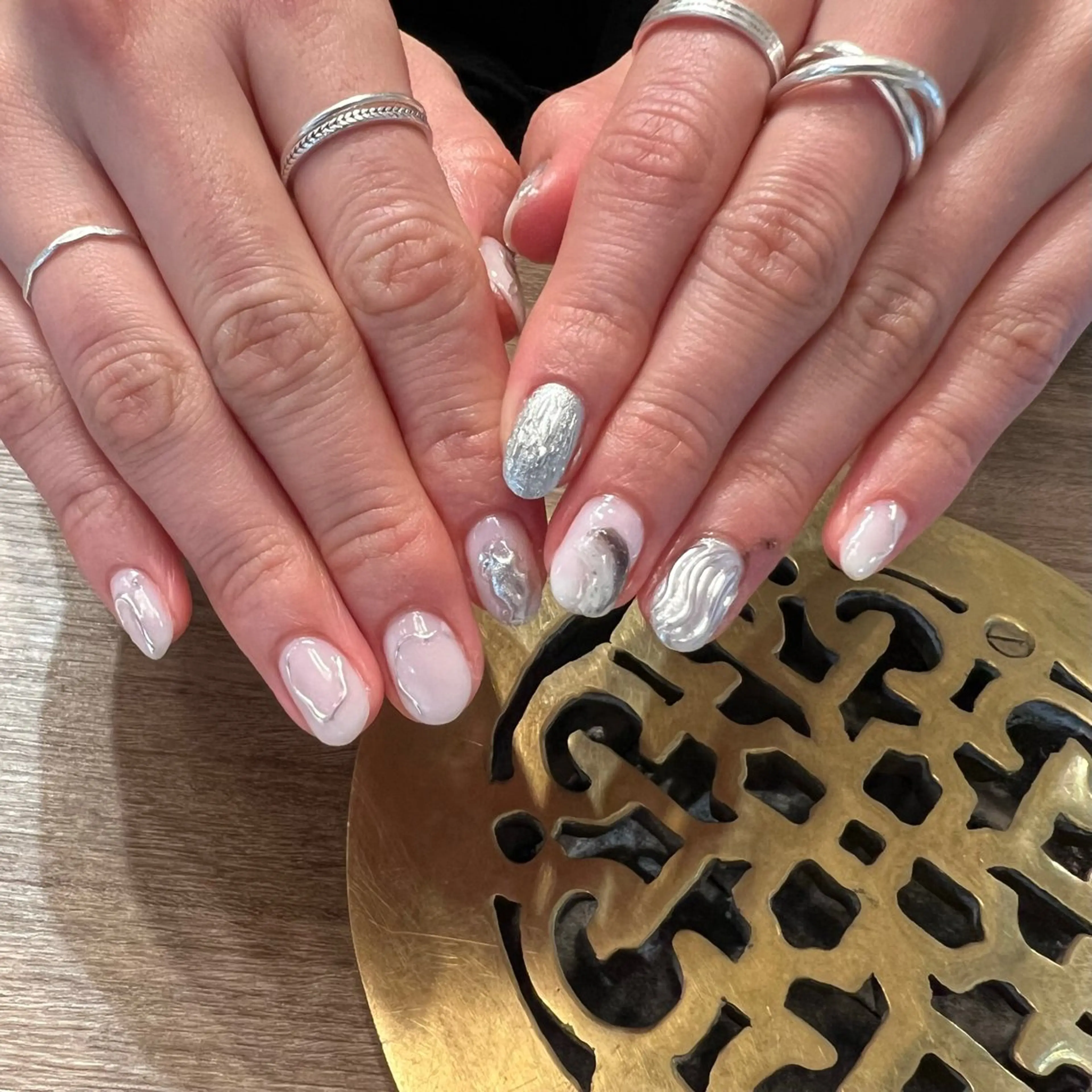 ネイル LIVME by nailsbytomo所属・Tomo 🦋💜のネイルデザイン