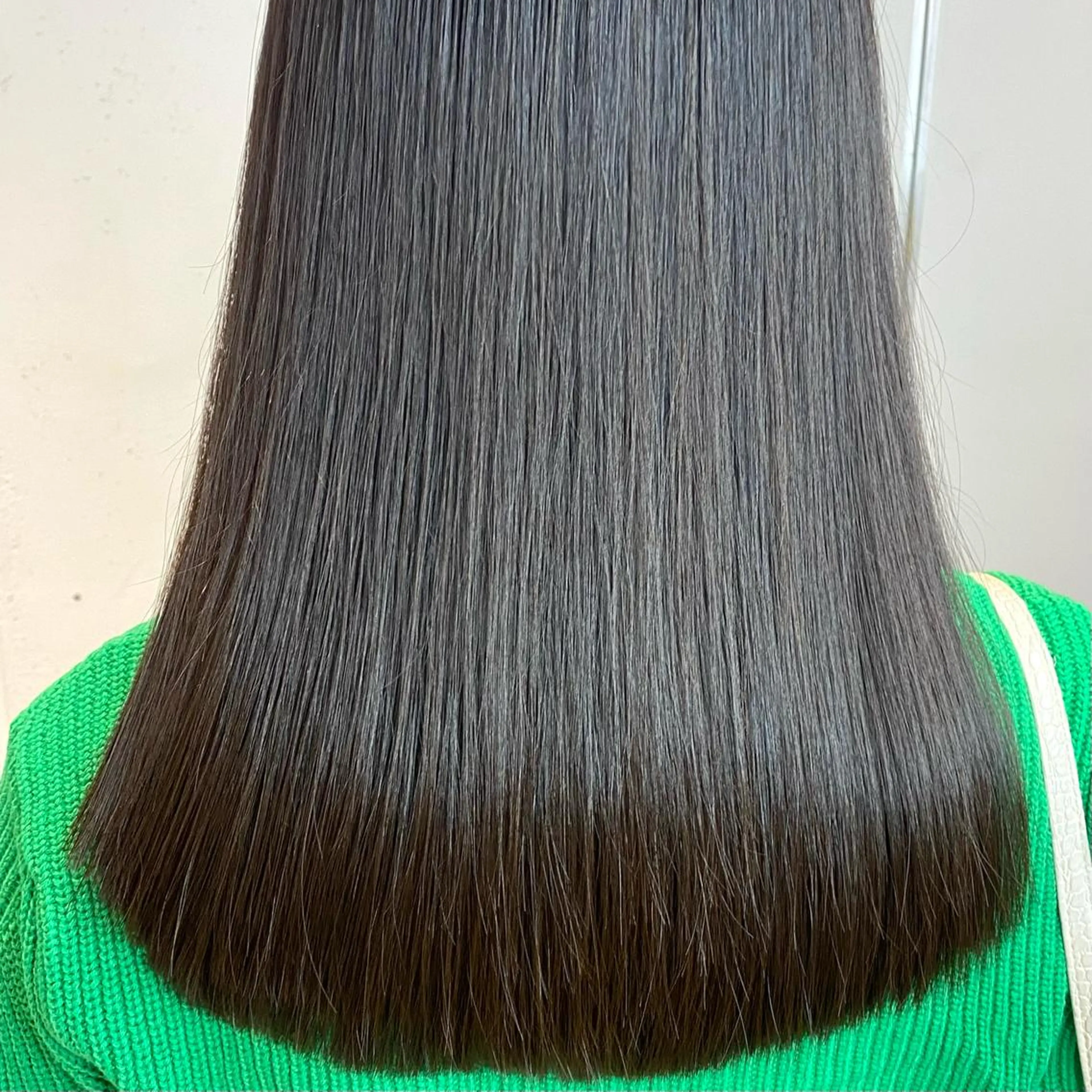 ロング カラー 酸性ストレート・ メンズ  三原 楊子のヘアスタイル